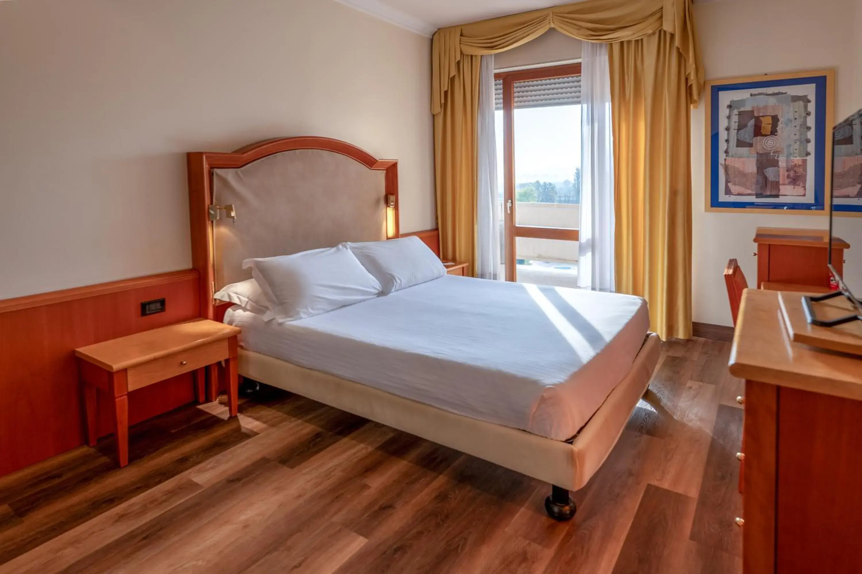 Double or Twin Room with Pool Access - single occupancy in Galzignano Resort Terme & Golf - Hotel Sporting Double or Twin Room with Pool Access - single occupancy in Galzignano Resort Terme & Golf - Hotel Sporting