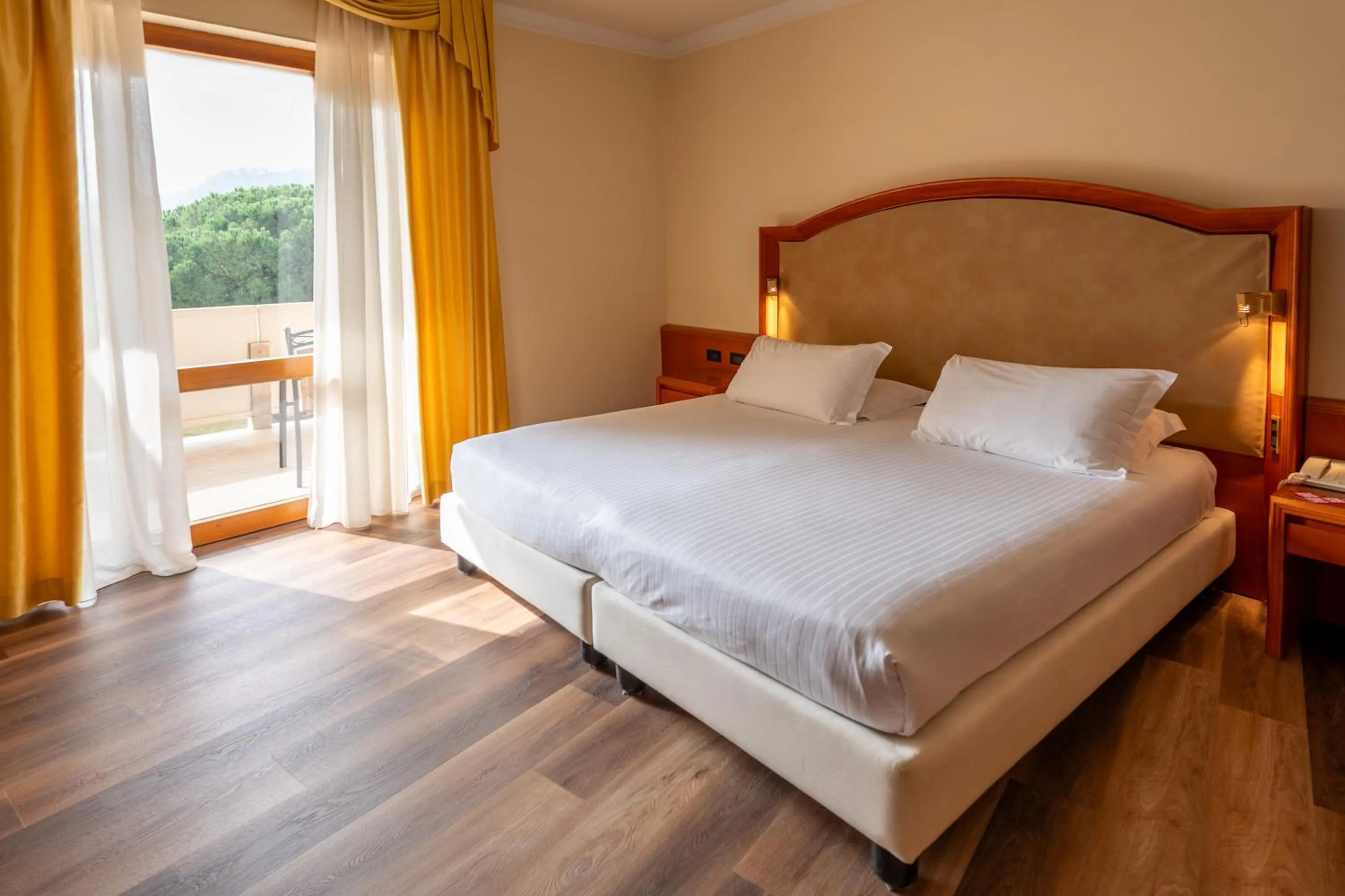 Bedroom, Bed in Galzignano Resort Terme & Golf - Hotel Sporting