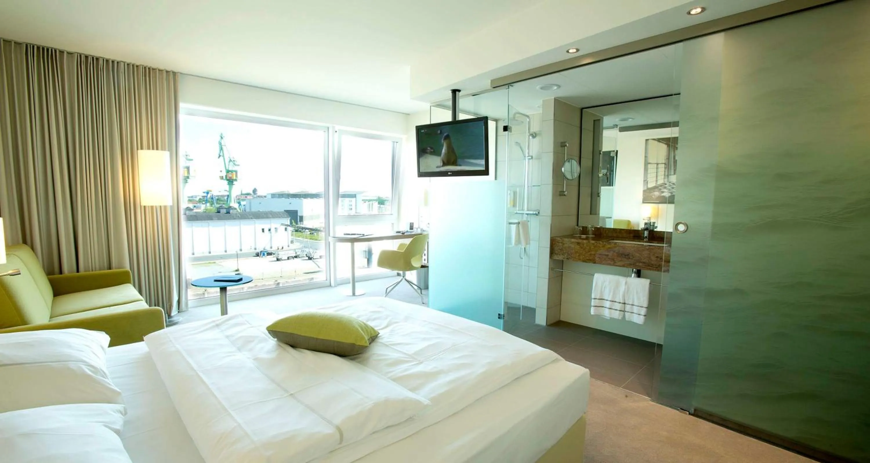 Bed in Best Western Plus Hotel Bremerhaven