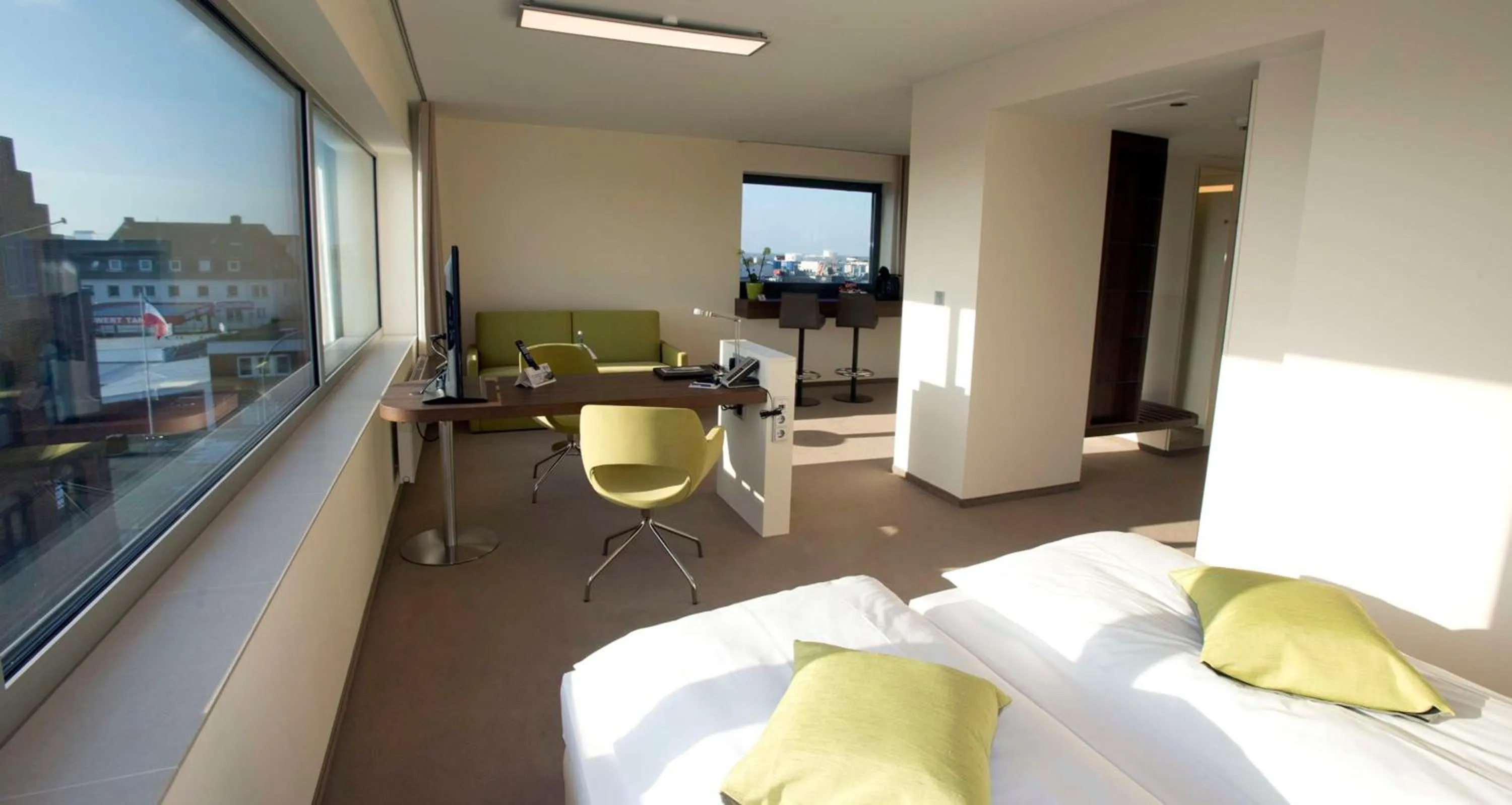 Photo of the whole room, Bed in Best Western Plus Hotel Bremerhaven