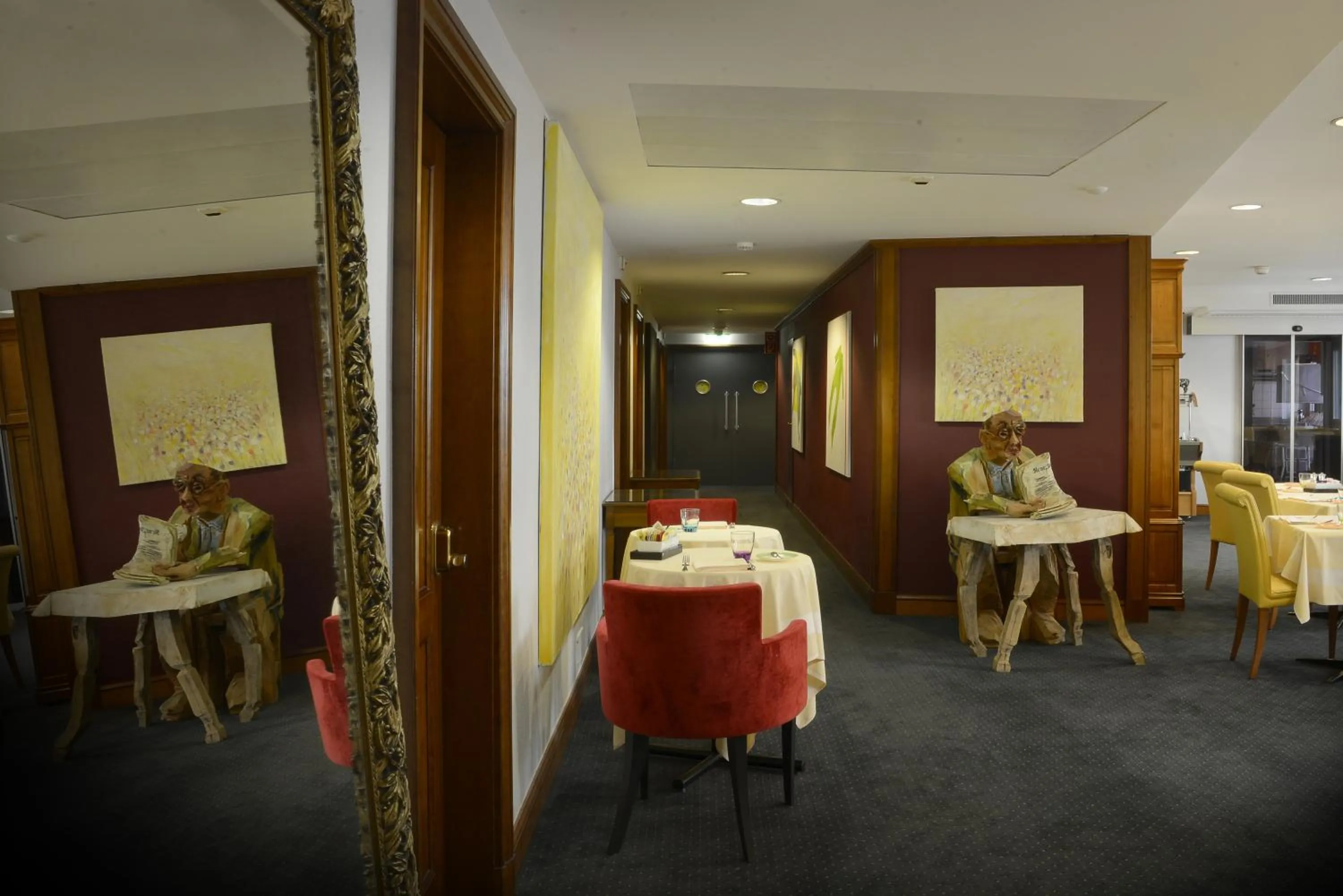 Restaurant/places to eat in The New Midi