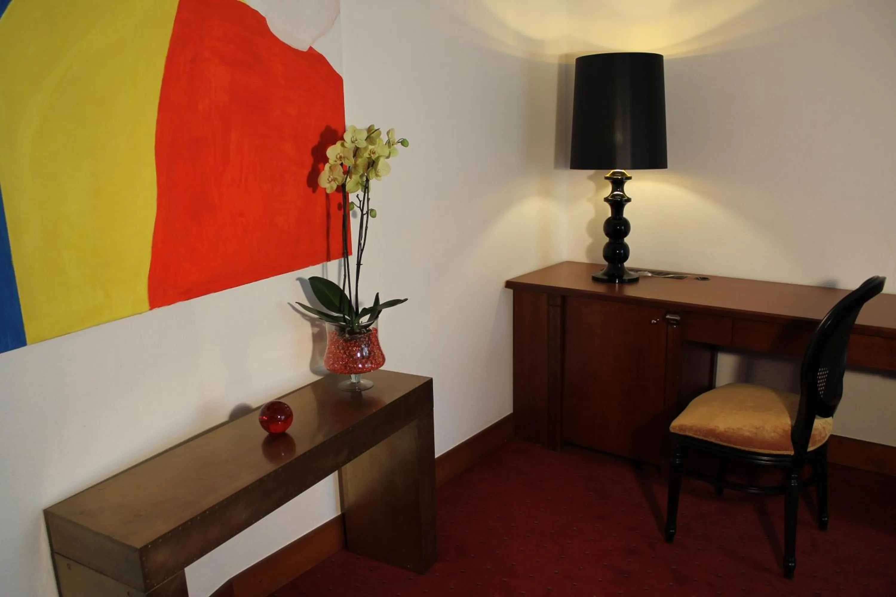 Seating area in The New Midi