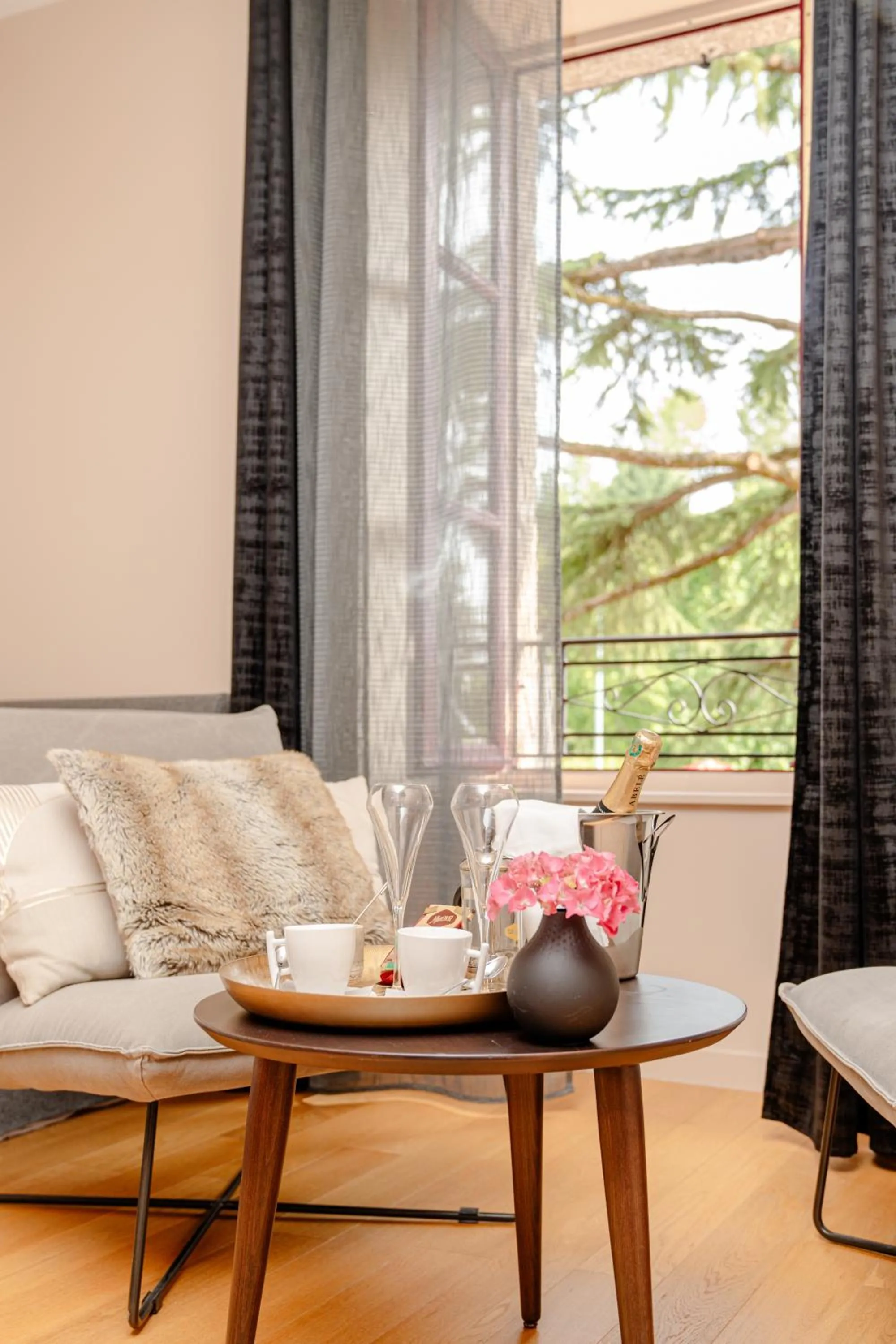 Living room in Demeures & Châteaux Auberge de la Tour - Hôtel & Restaurants - Marcolès Auvergne