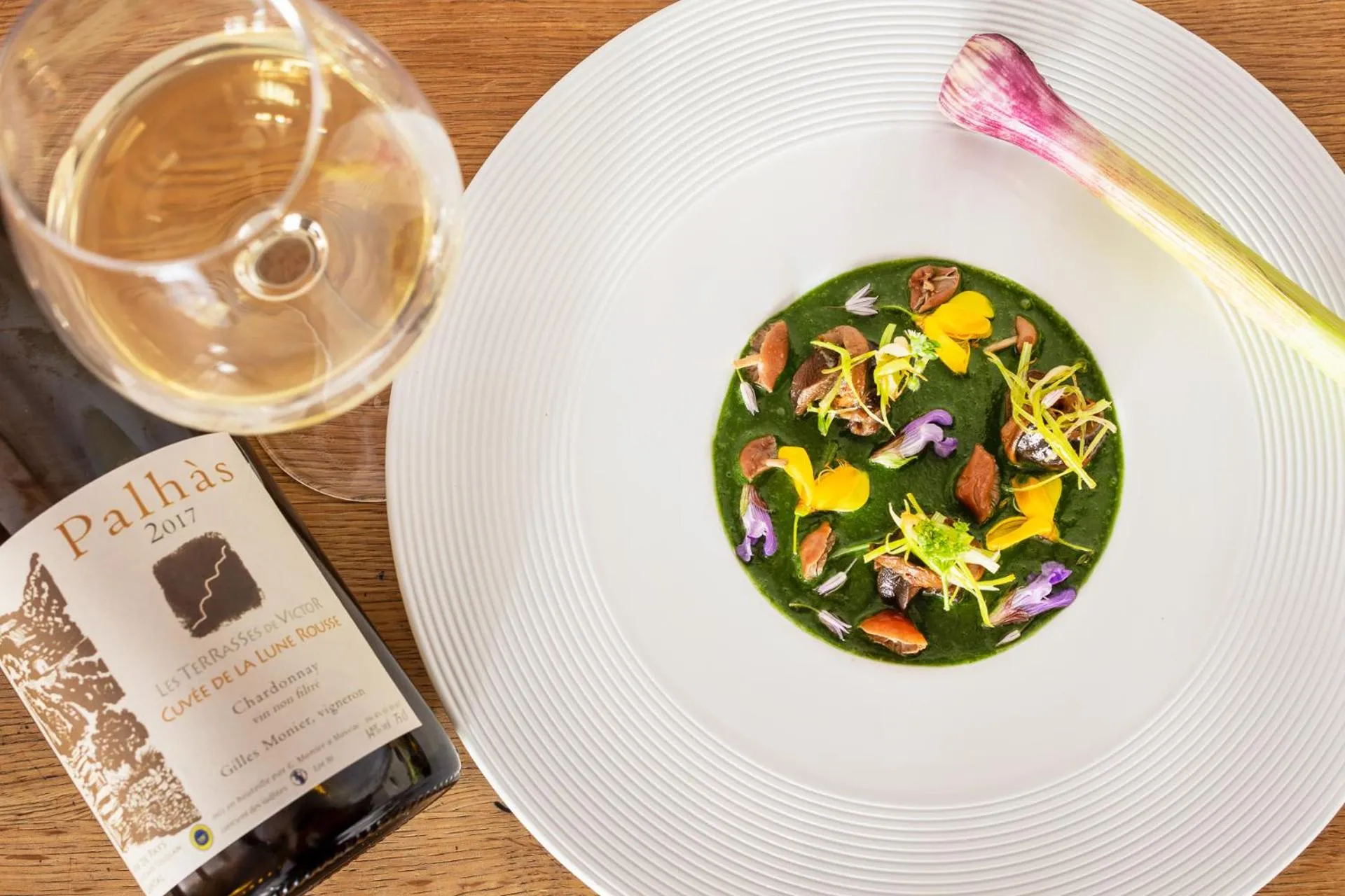 Food and drinks in Demeures & Châteaux Auberge de la Tour - Hôtel & Restaurants - Marcolès Auvergne