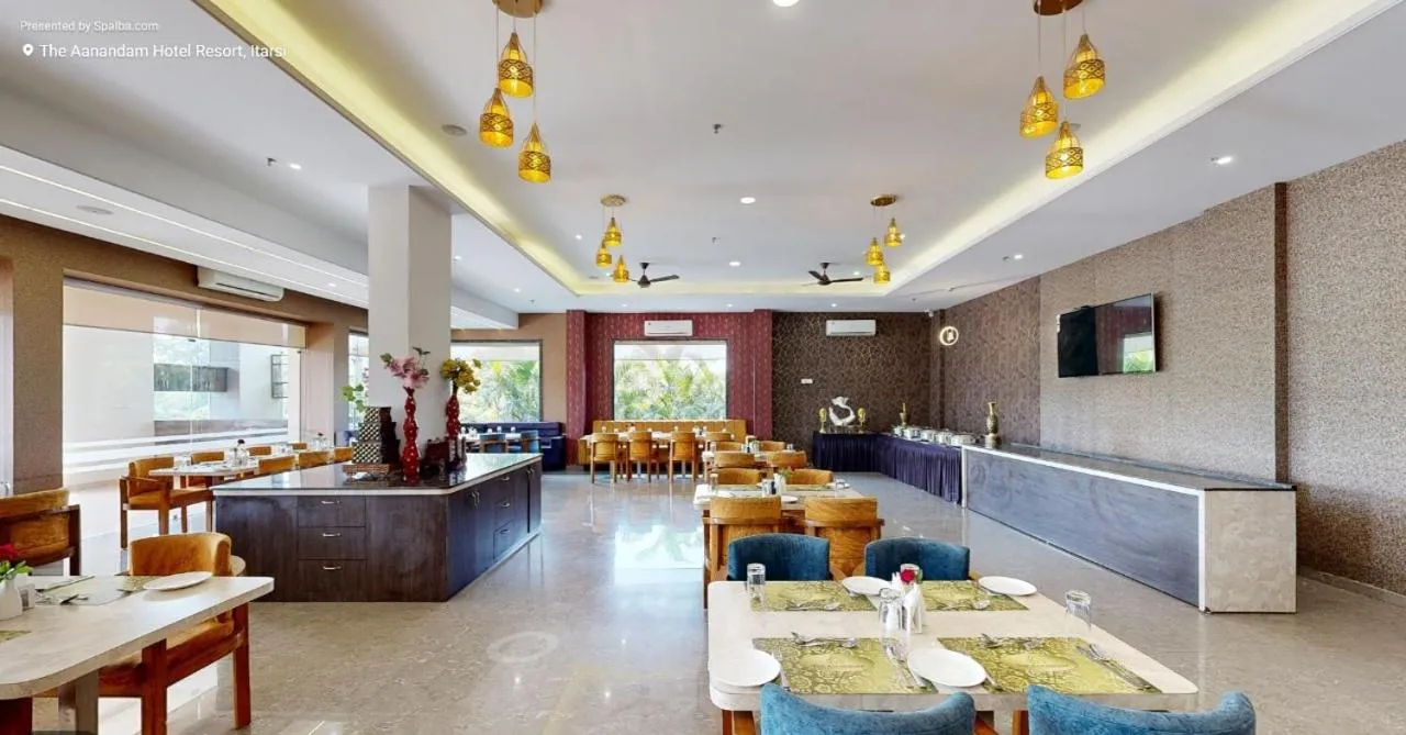 Restaurant/places to eat in The Aanandam Hotel Resort