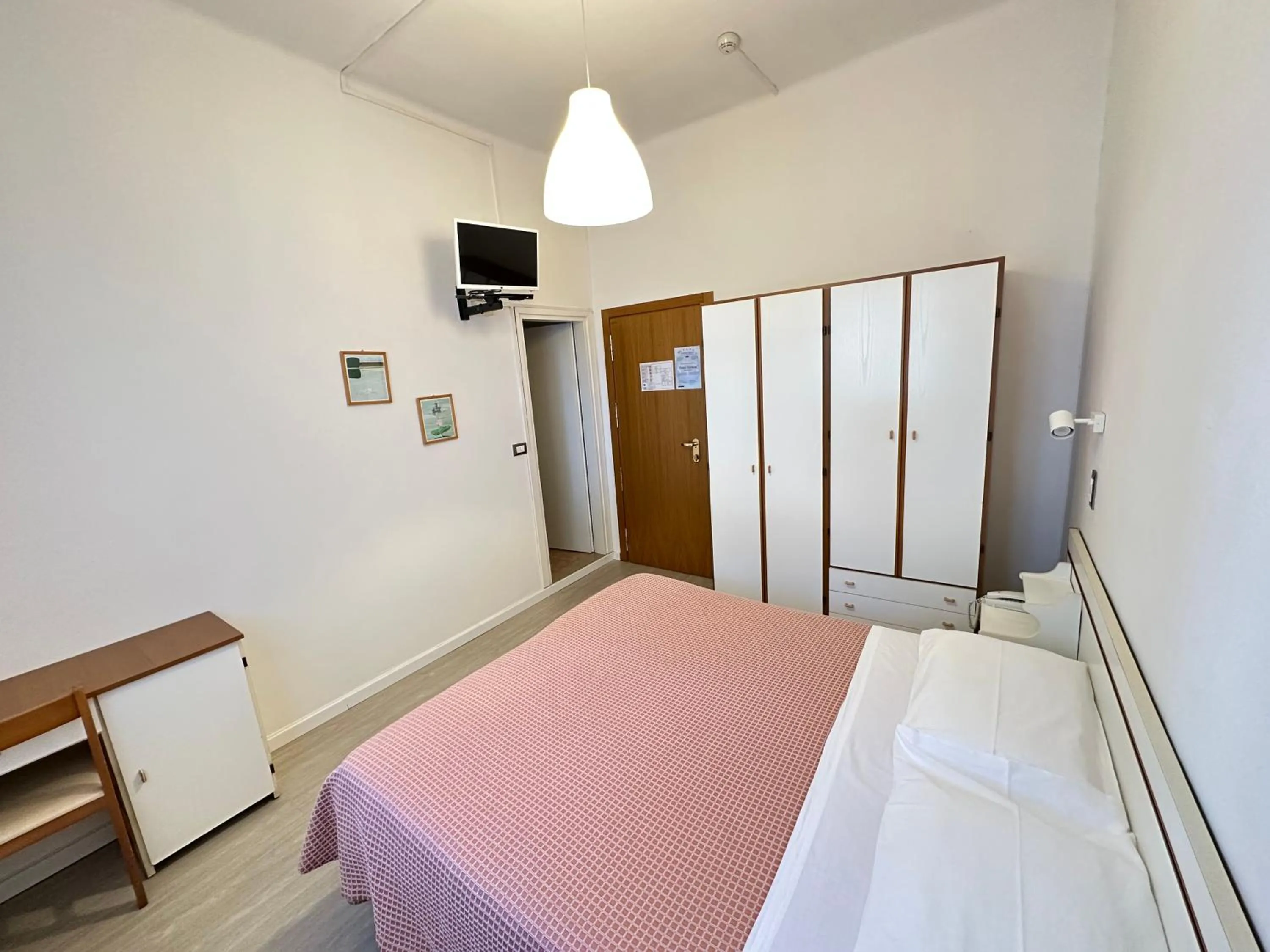 Bed in Hotel Fiorenza