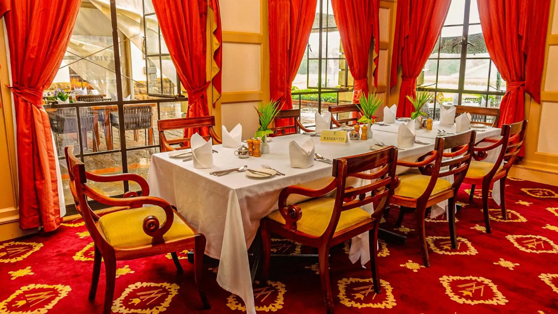 Restaurant/places to eat in Windsor Golf Hotel & Country Club