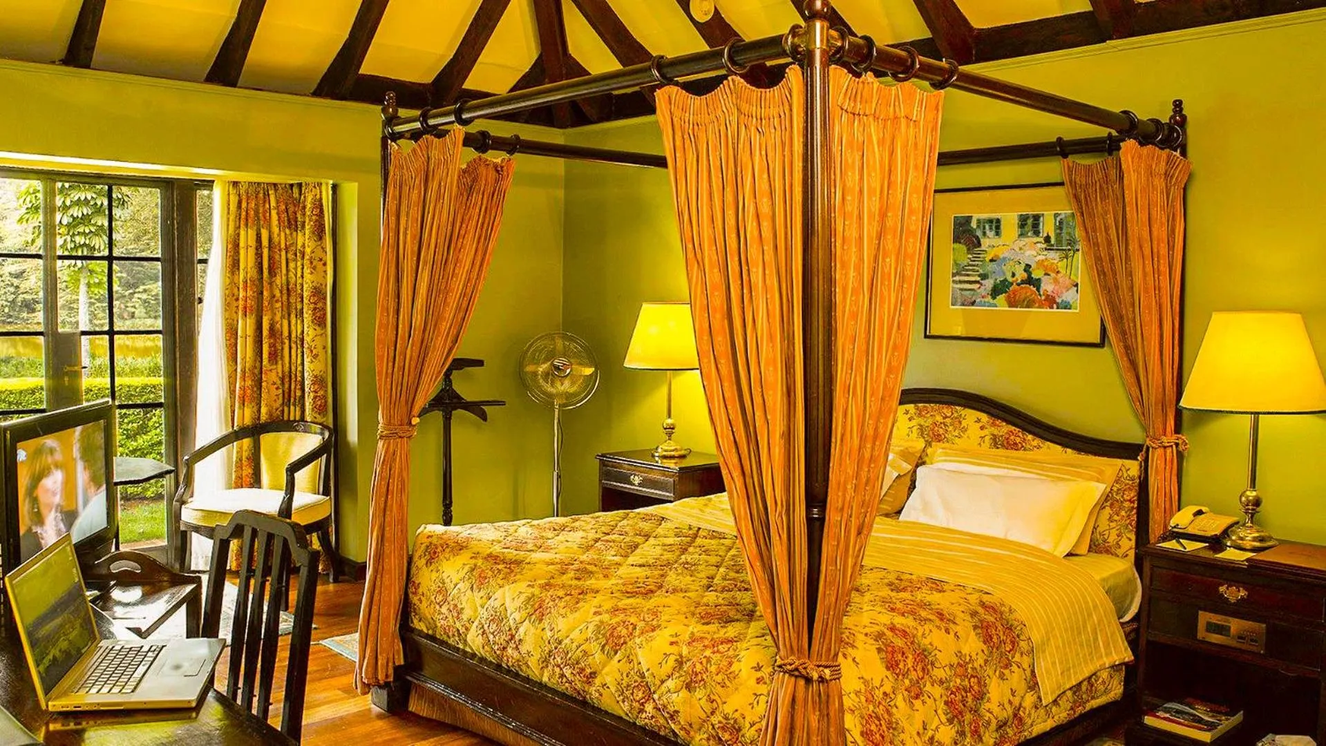 Photo of the whole room, Bed in Windsor Golf Hotel & Country Club