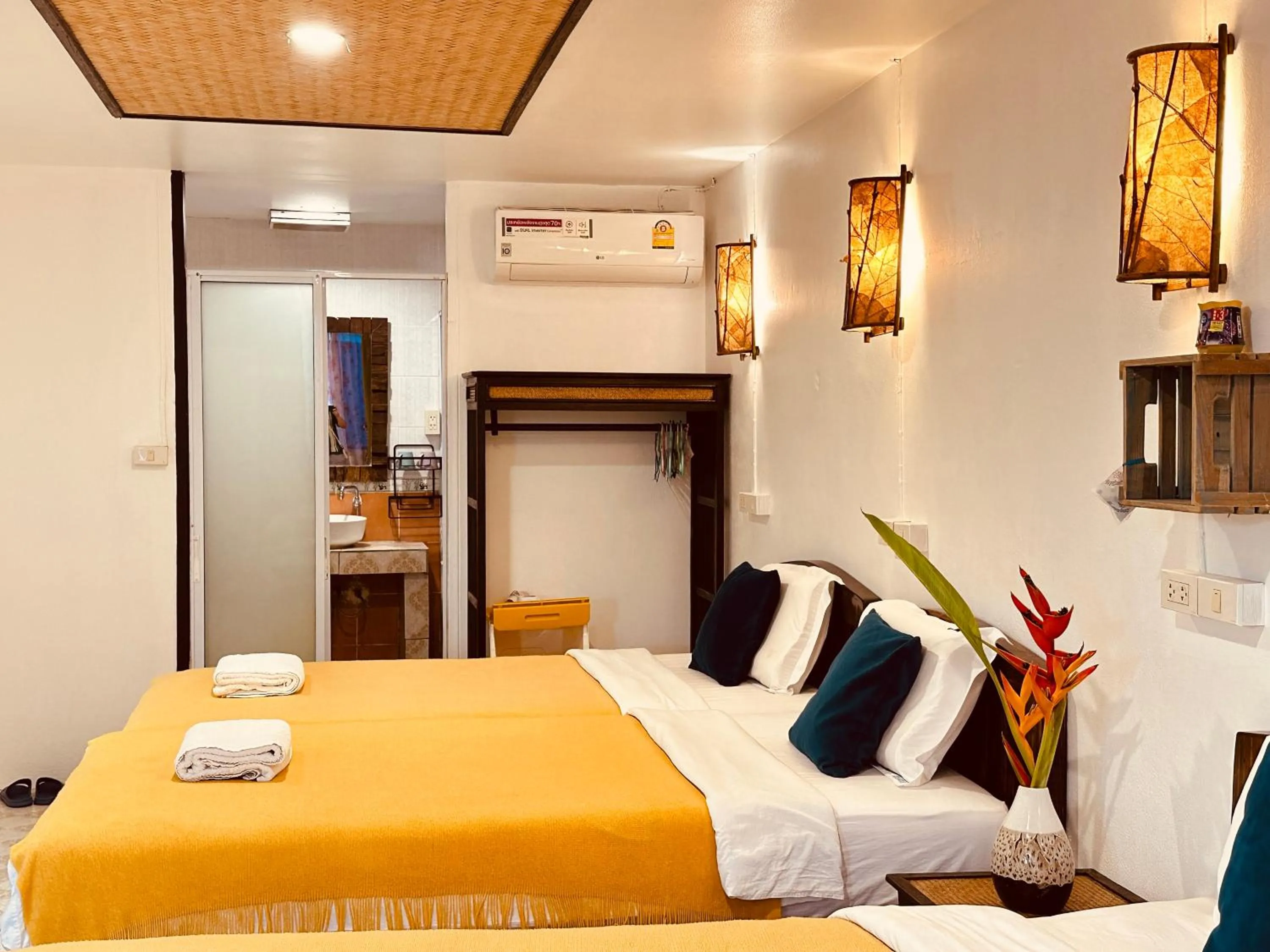 Bed in Dream Garden Villa Hotel Night Bazaar ChiangMai