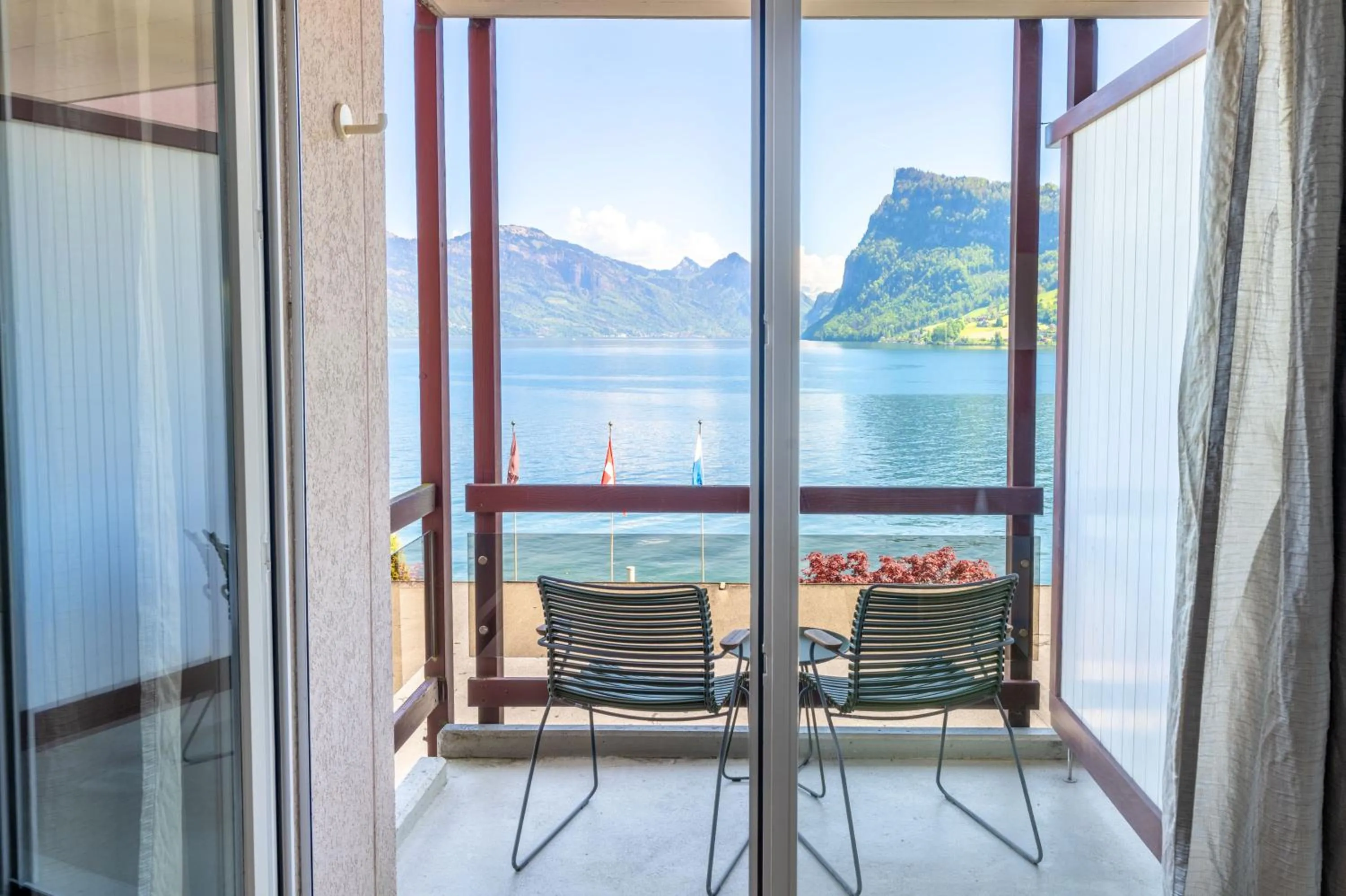 View (from property/room) in Seehotel Kastanienbaum