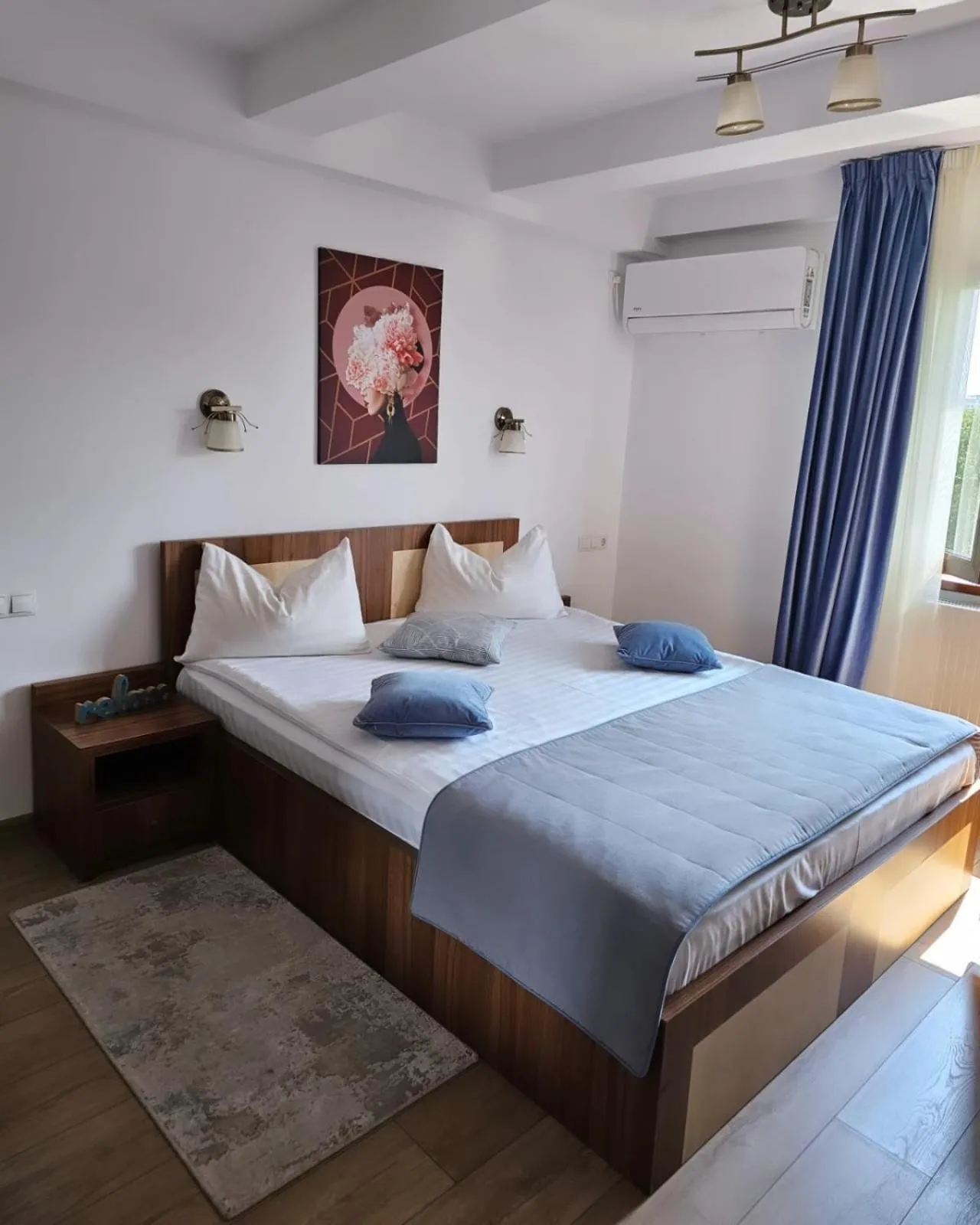 Bed in Pensiunea Transilvania