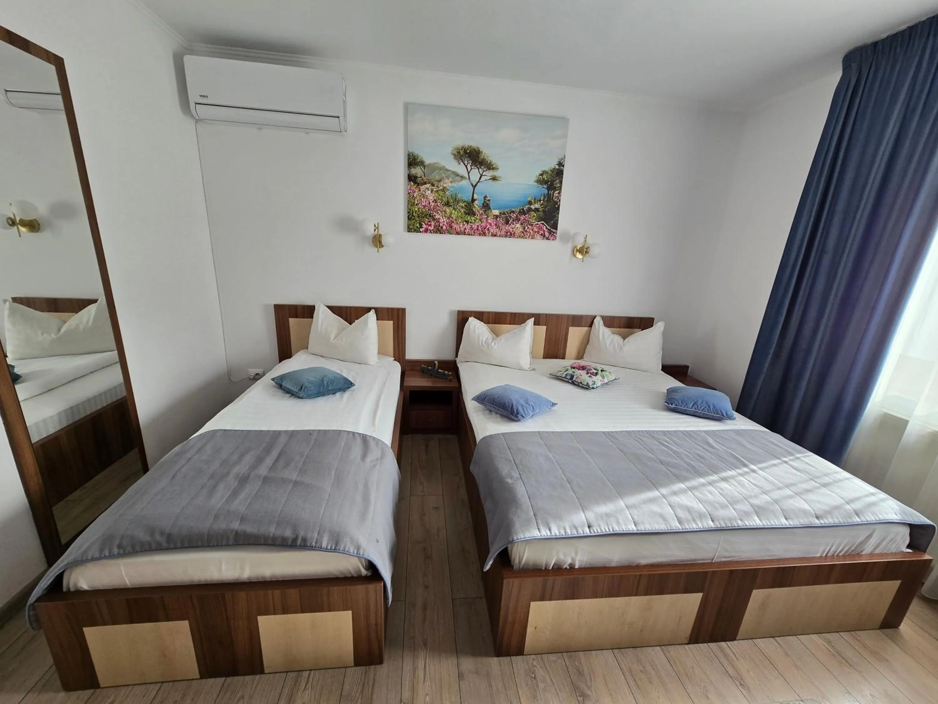 Bed in Pensiunea Transilvania