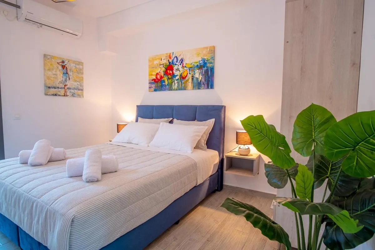 Bed in Serenity Luxe Suites