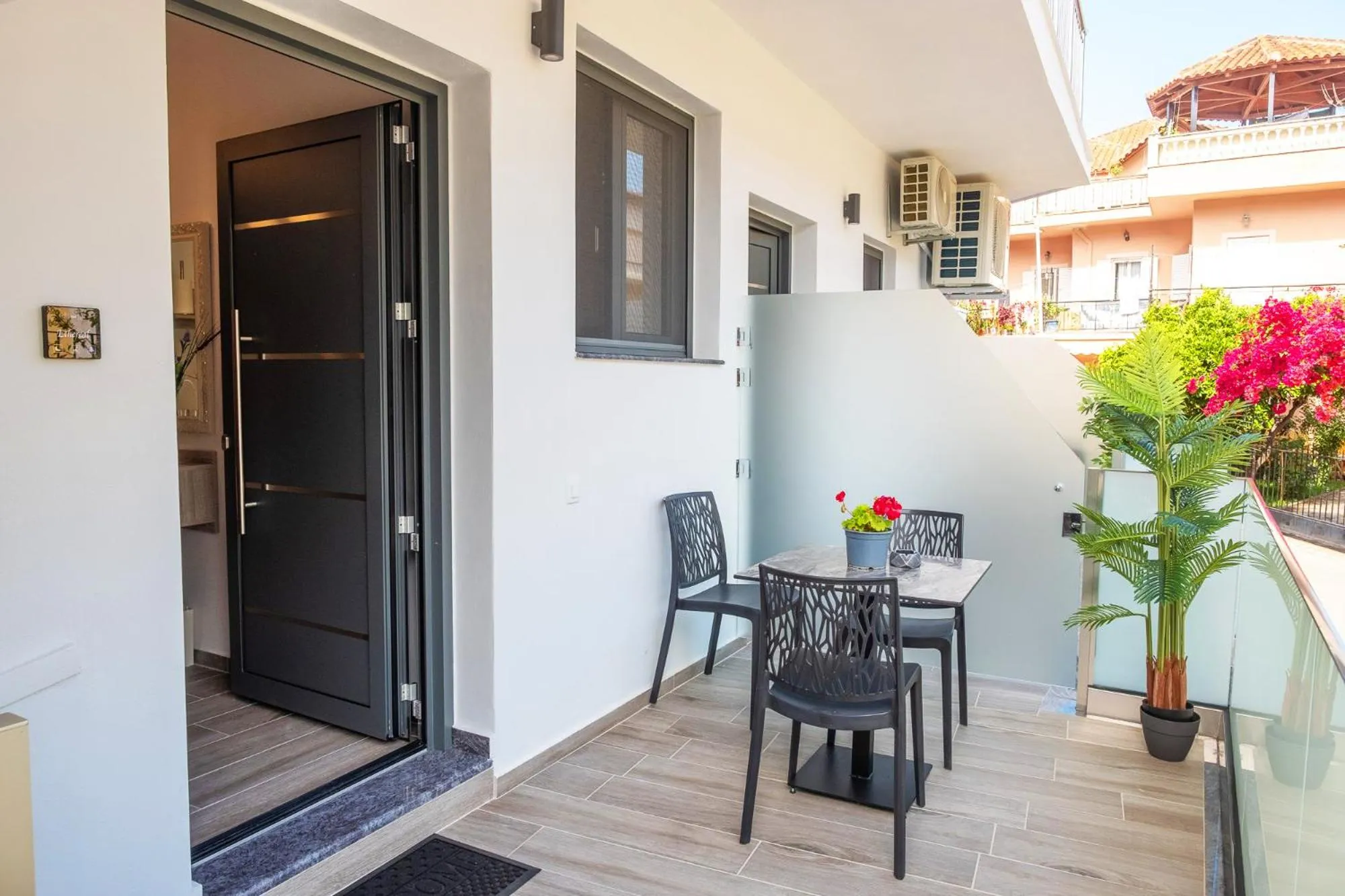 Serenity Luxe Suites