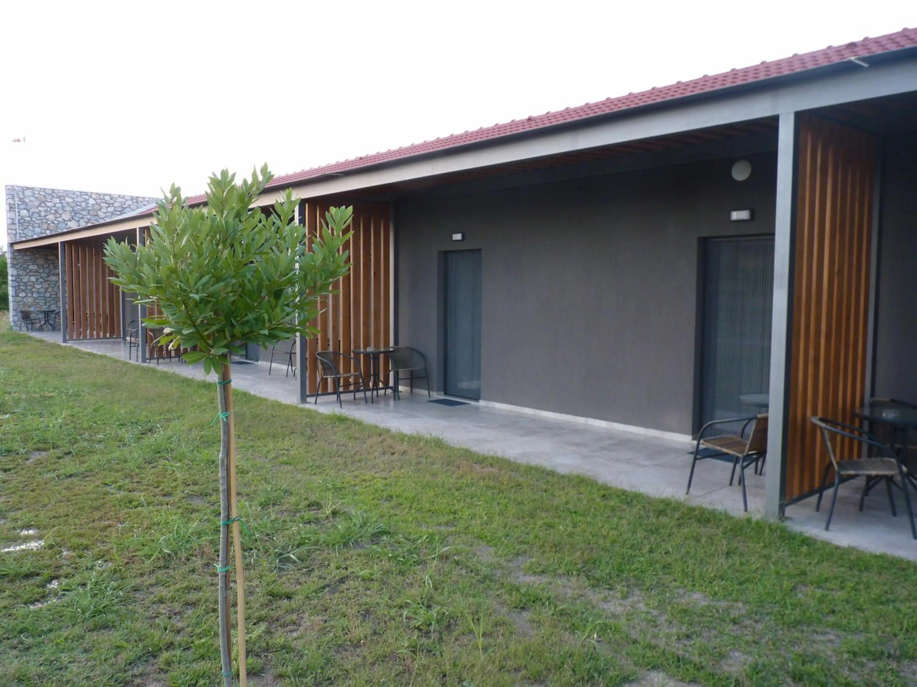 Comfort Suites & Rooms