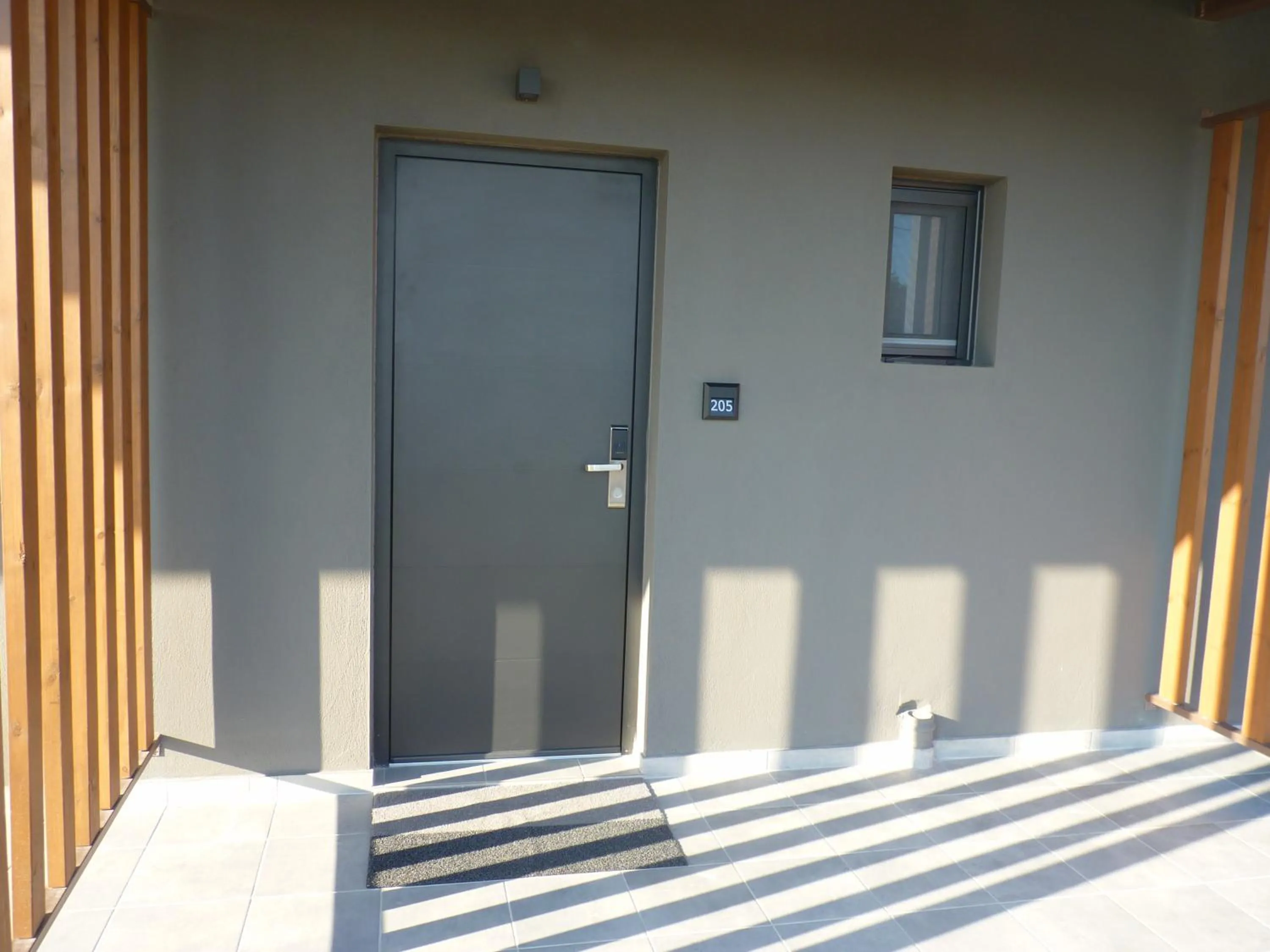 Comfort Suites & Rooms