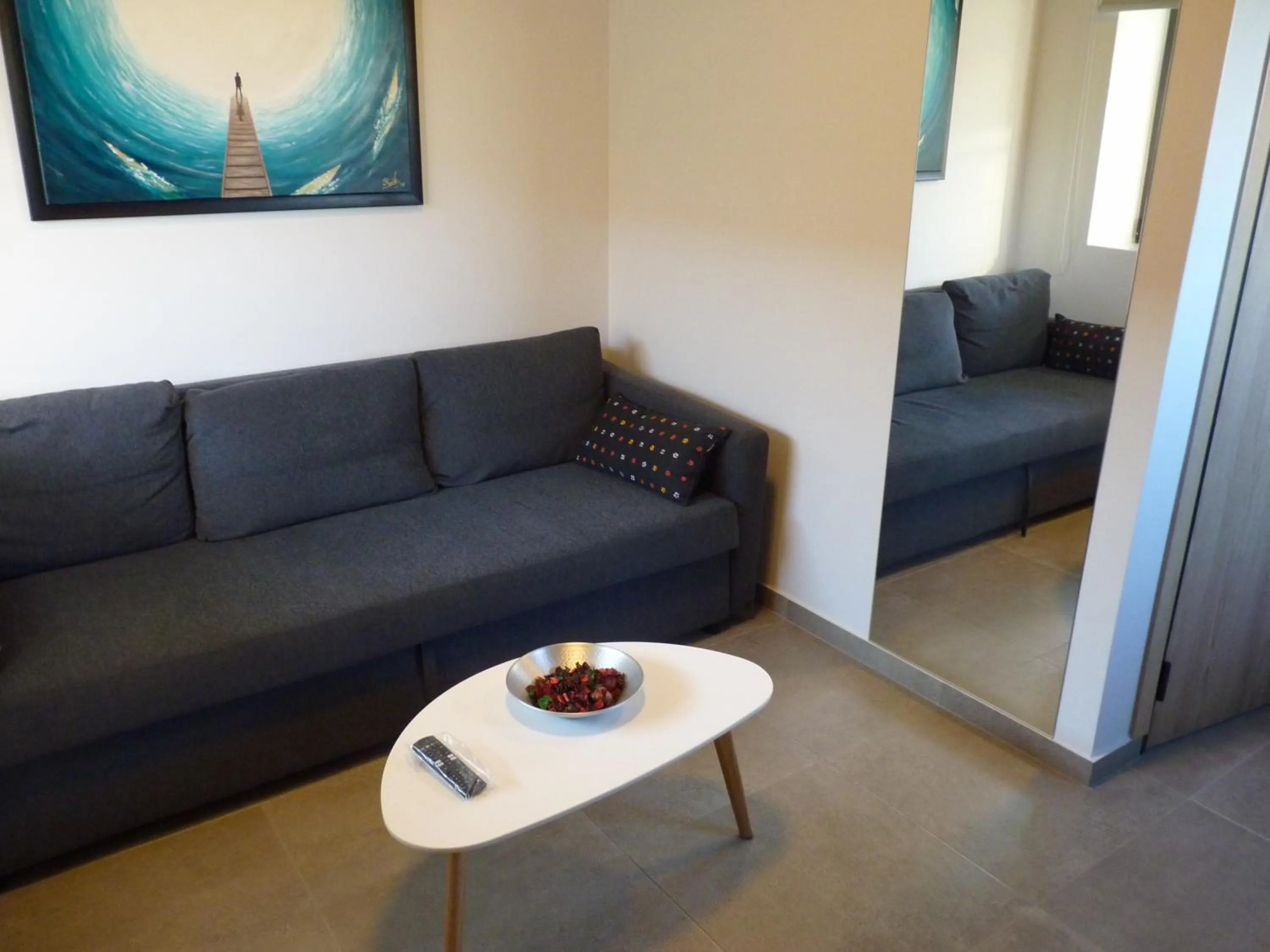 Comfort Suites & Rooms