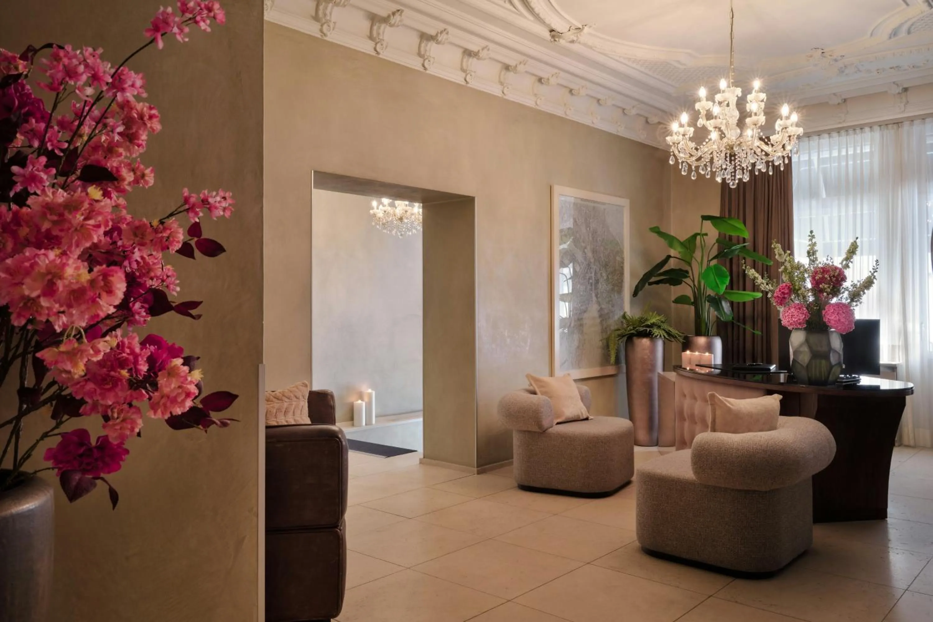 Lobby or reception in Hotel Alden Splügenschloss Zürich - Leonardo Limited Edition