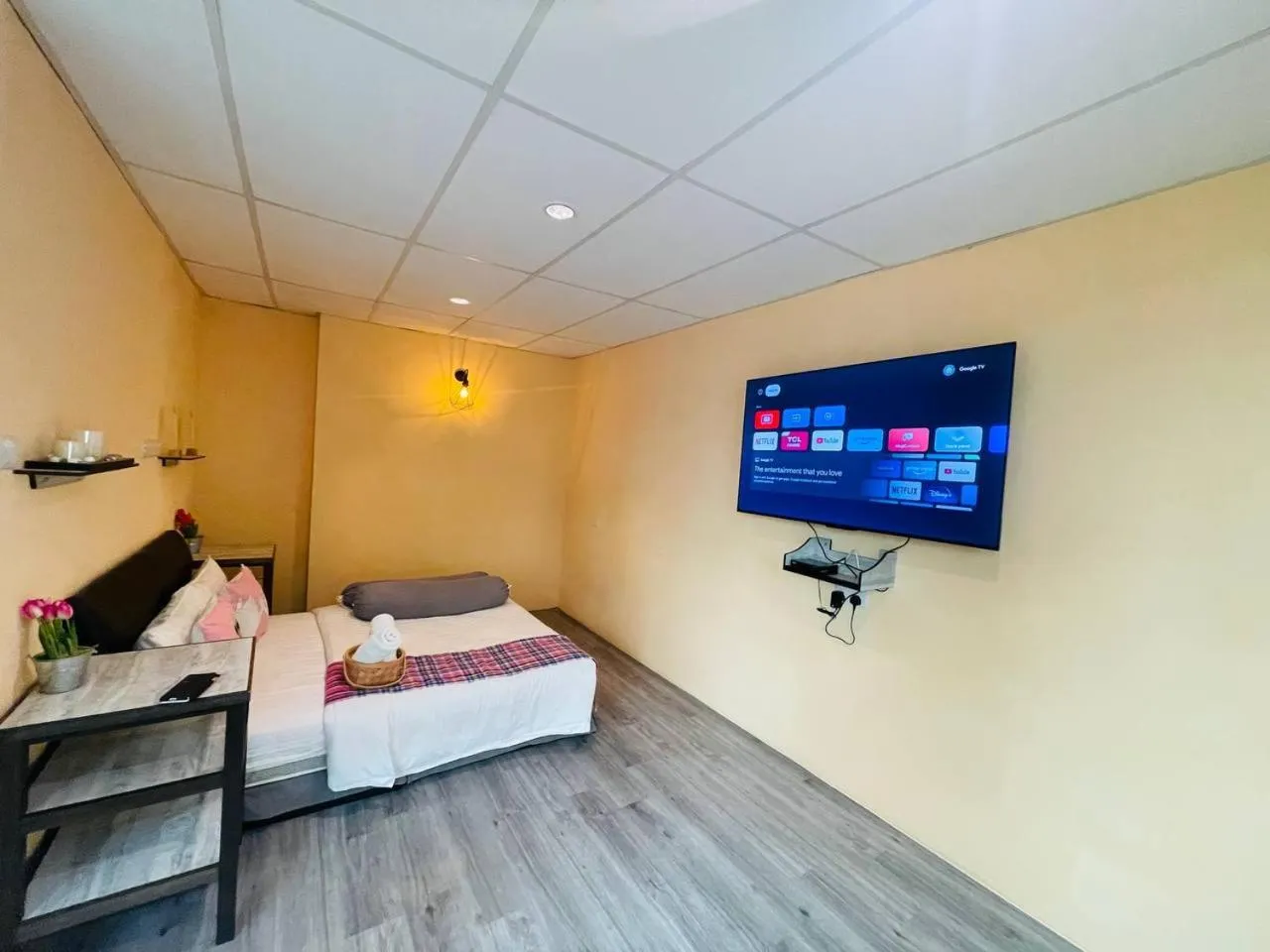 Bed in Loft Pals Urbanstay Lodge, Kapit