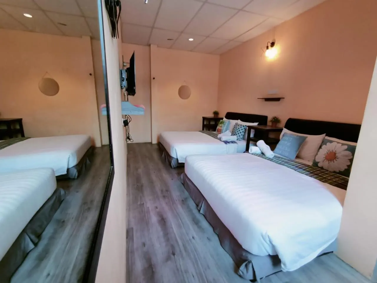 Bed in Loft Pals Urbanstay Lodge, Kapit