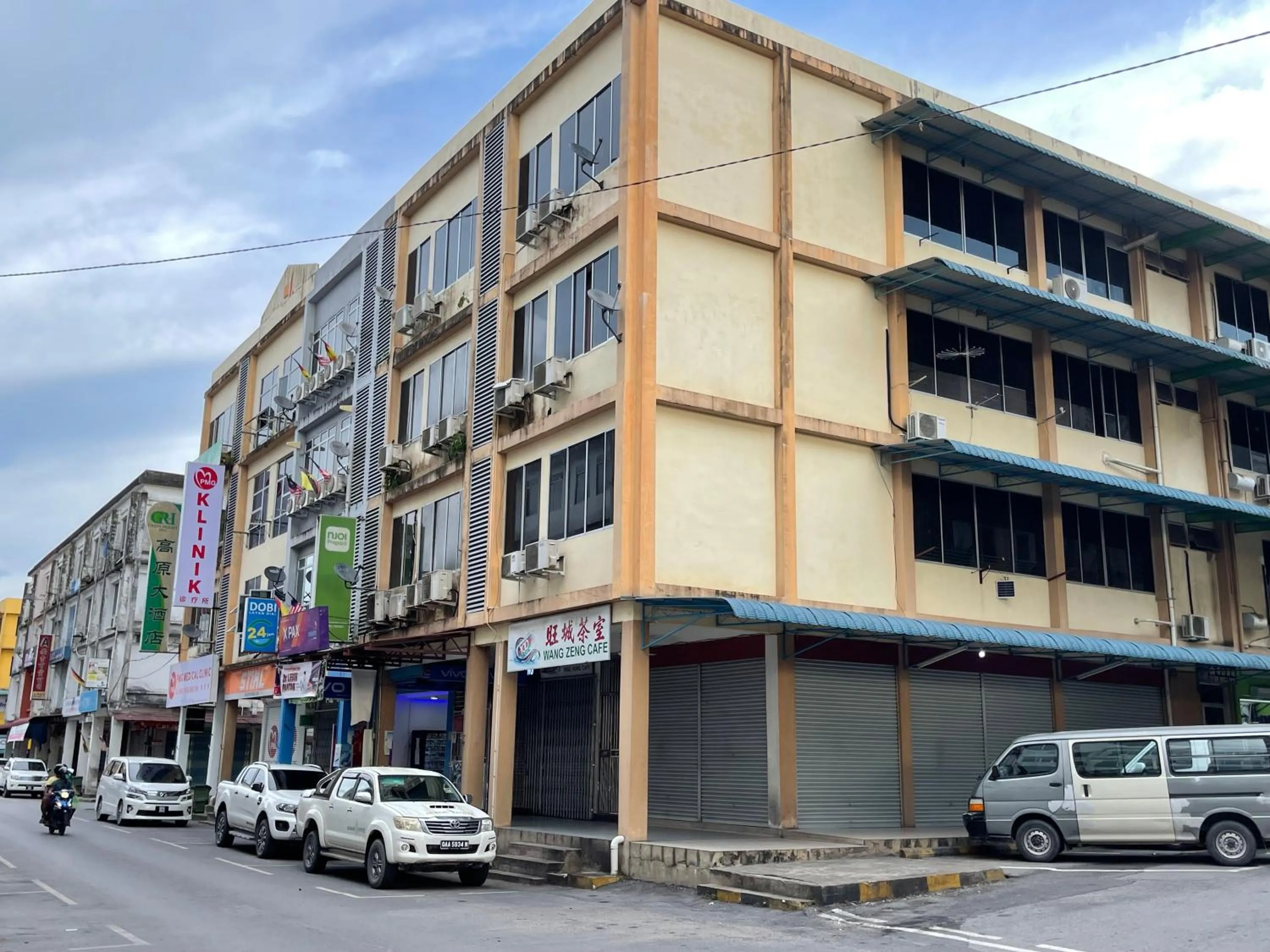 Loft Pals Urbanstay Lodge, Kapit