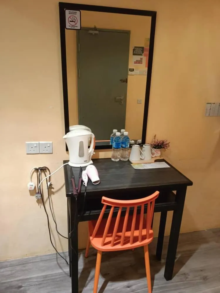 Loft Pals Urbanstay Lodge, Kapit