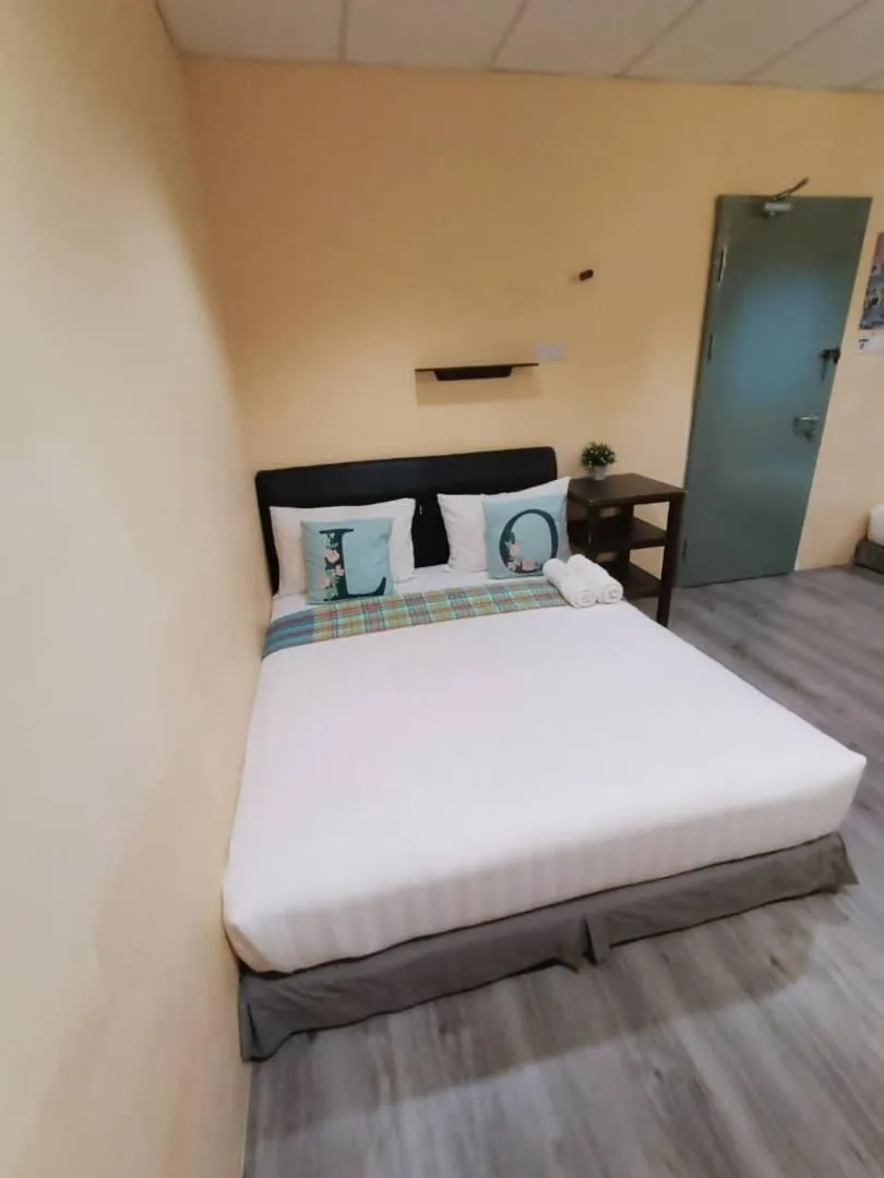 Bed in Loft Pals Urbanstay Lodge, Kapit