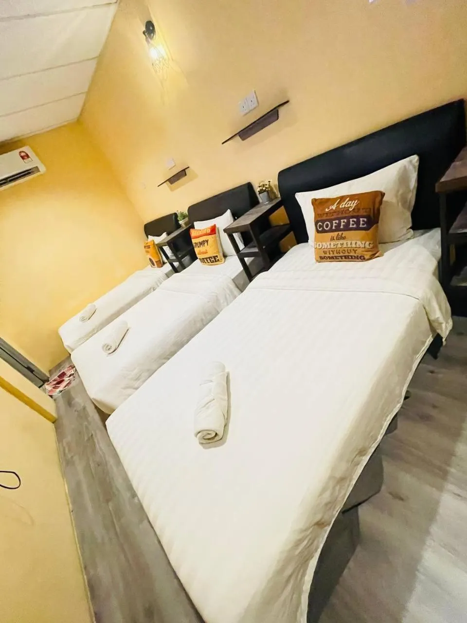 Bed in Loft Pals Urbanstay Lodge, Kapit