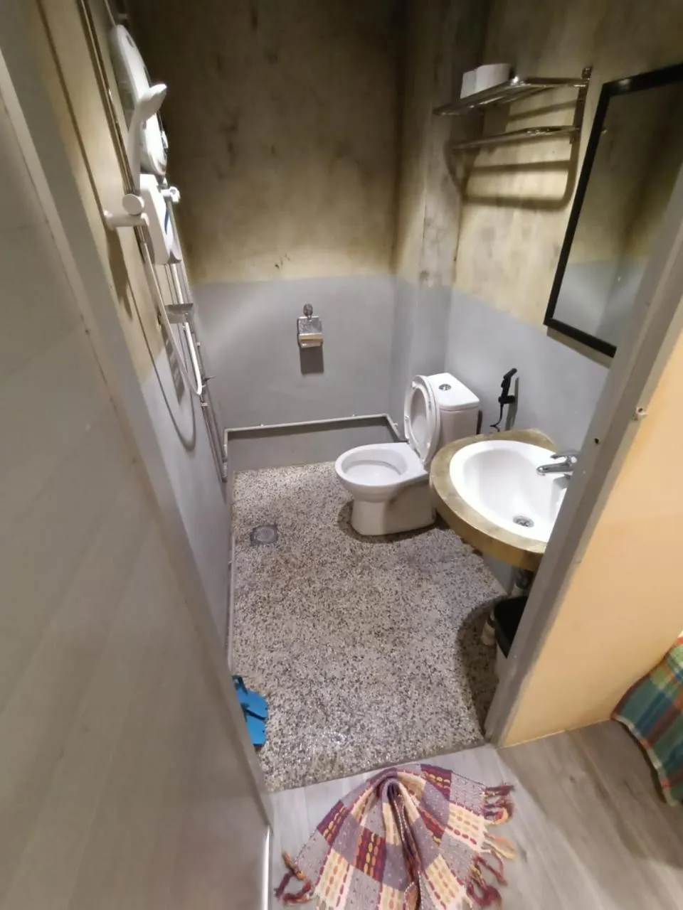 Loft Pals Urbanstay Lodge, Kapit