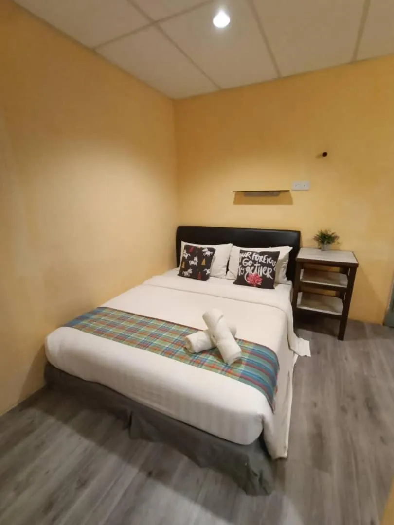 Bed in Loft Pals Urbanstay Lodge, Kapit