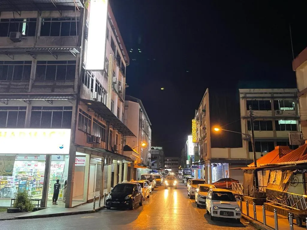 Loft Pals Urbanstay Lodge, Kapit