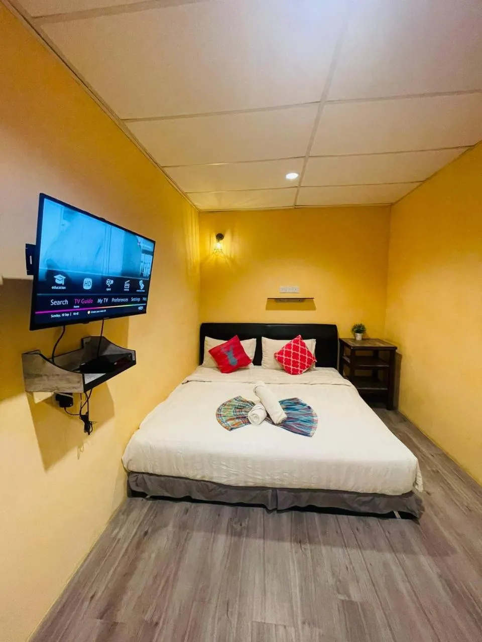 Bed in Loft Pals Urbanstay Lodge, Kapit