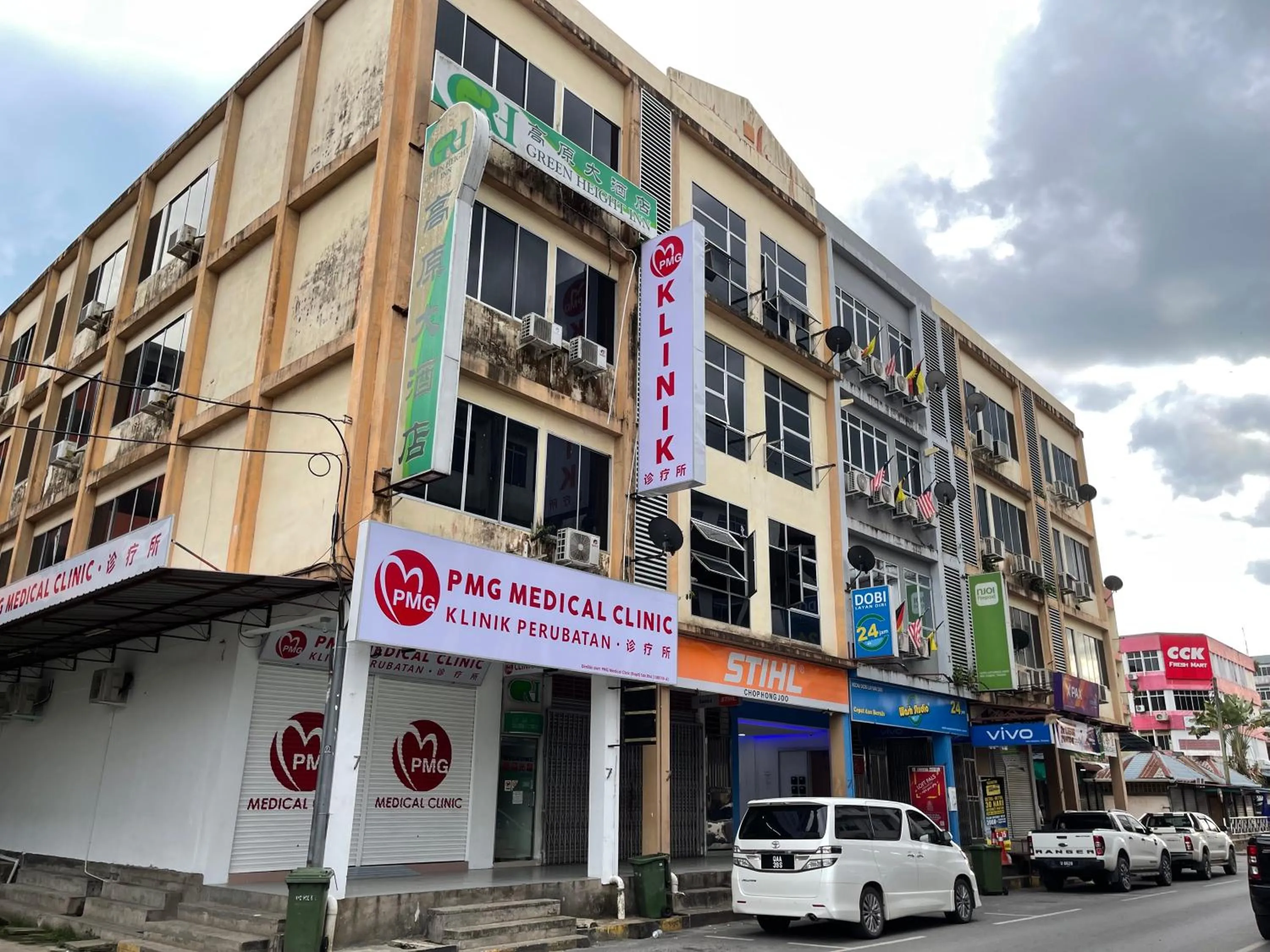 Loft Pals Urbanstay Lodge, Kapit