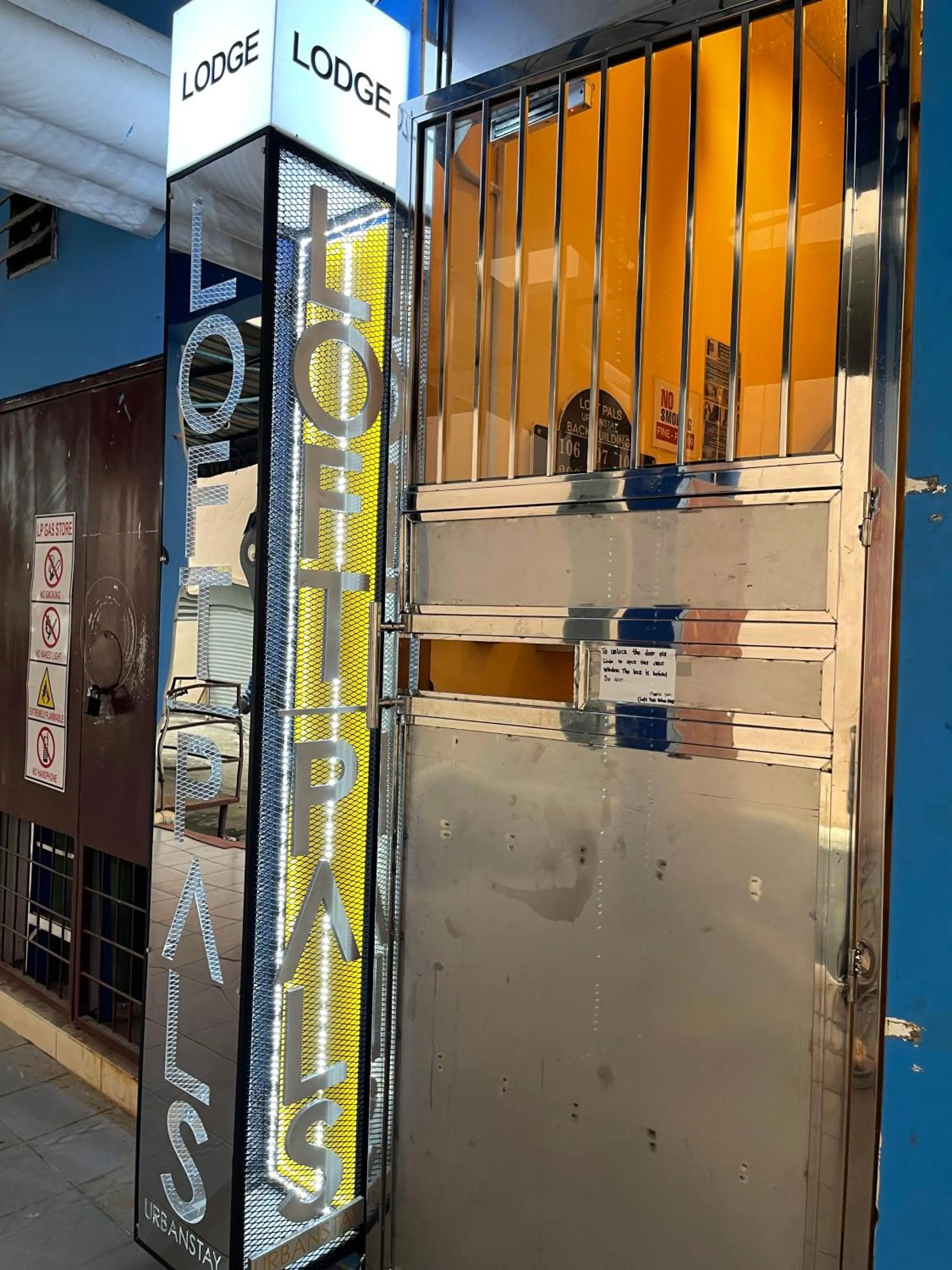 Loft Pals Urbanstay Lodge, Kapit