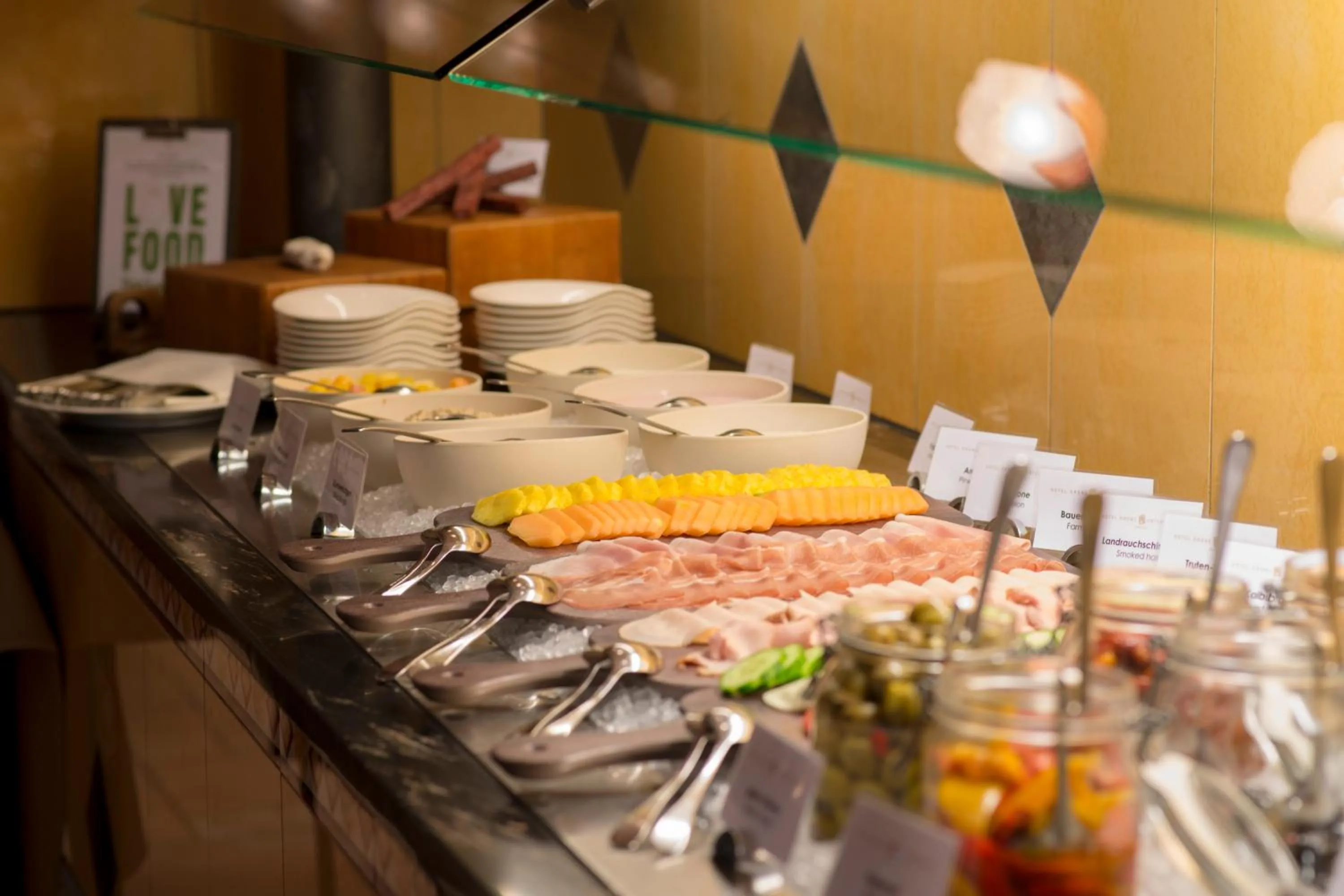 Breakfast in Hotel Krone Unterstrass