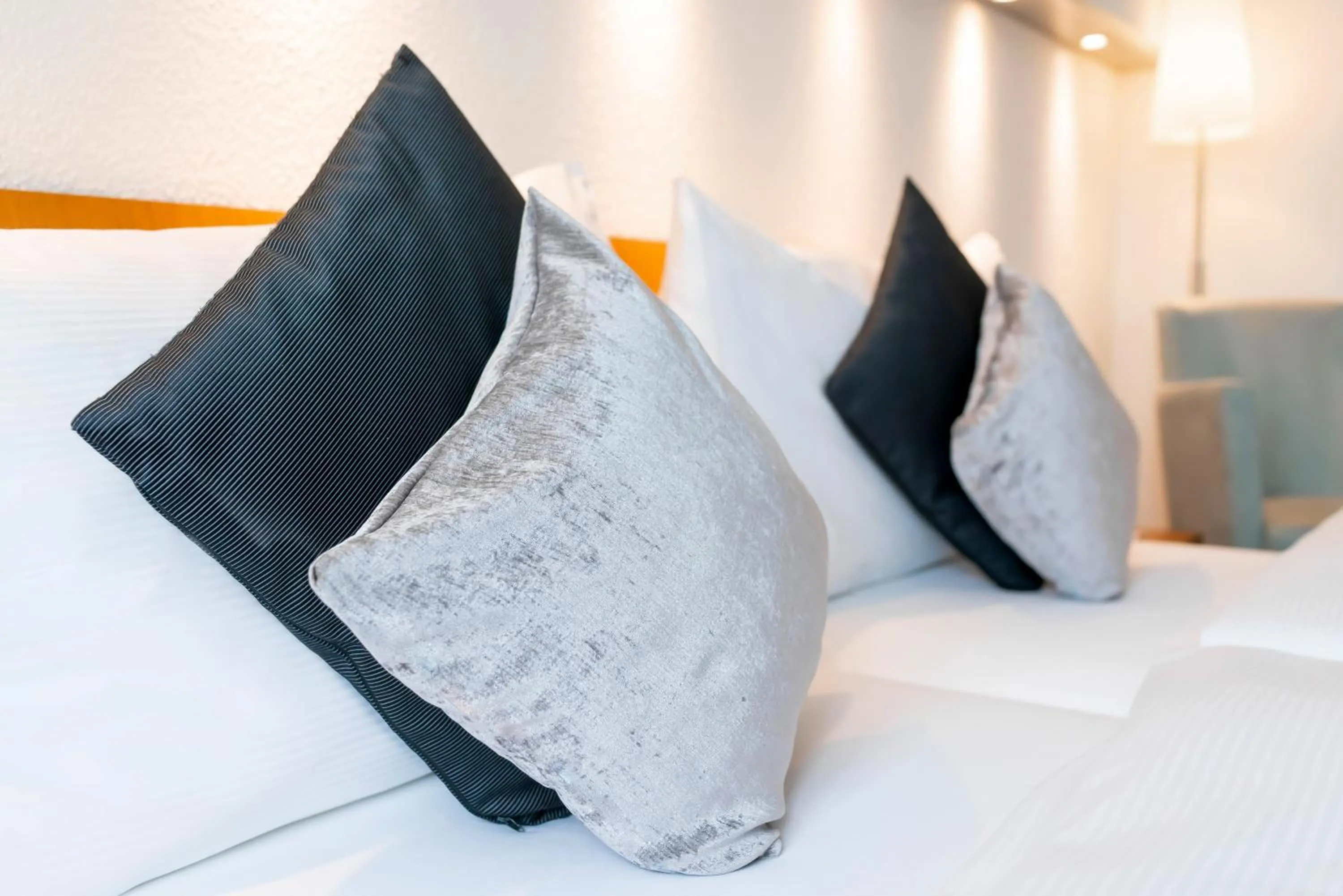 Bed in Hotel Krone Unterstrass