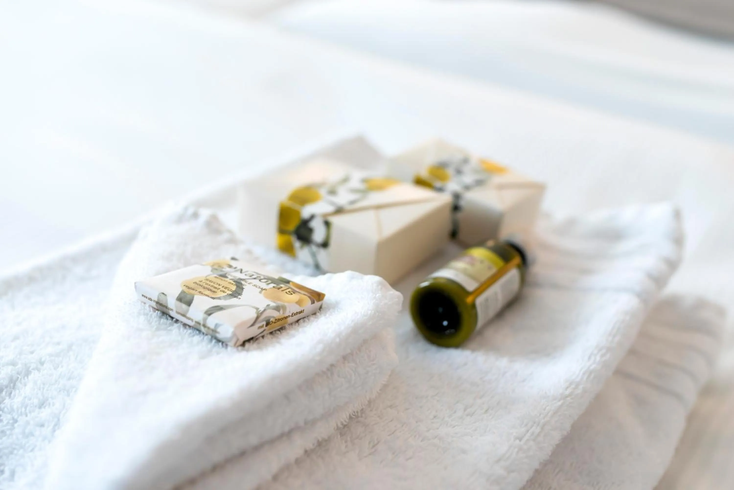 Bed in Hotel Krone Unterstrass