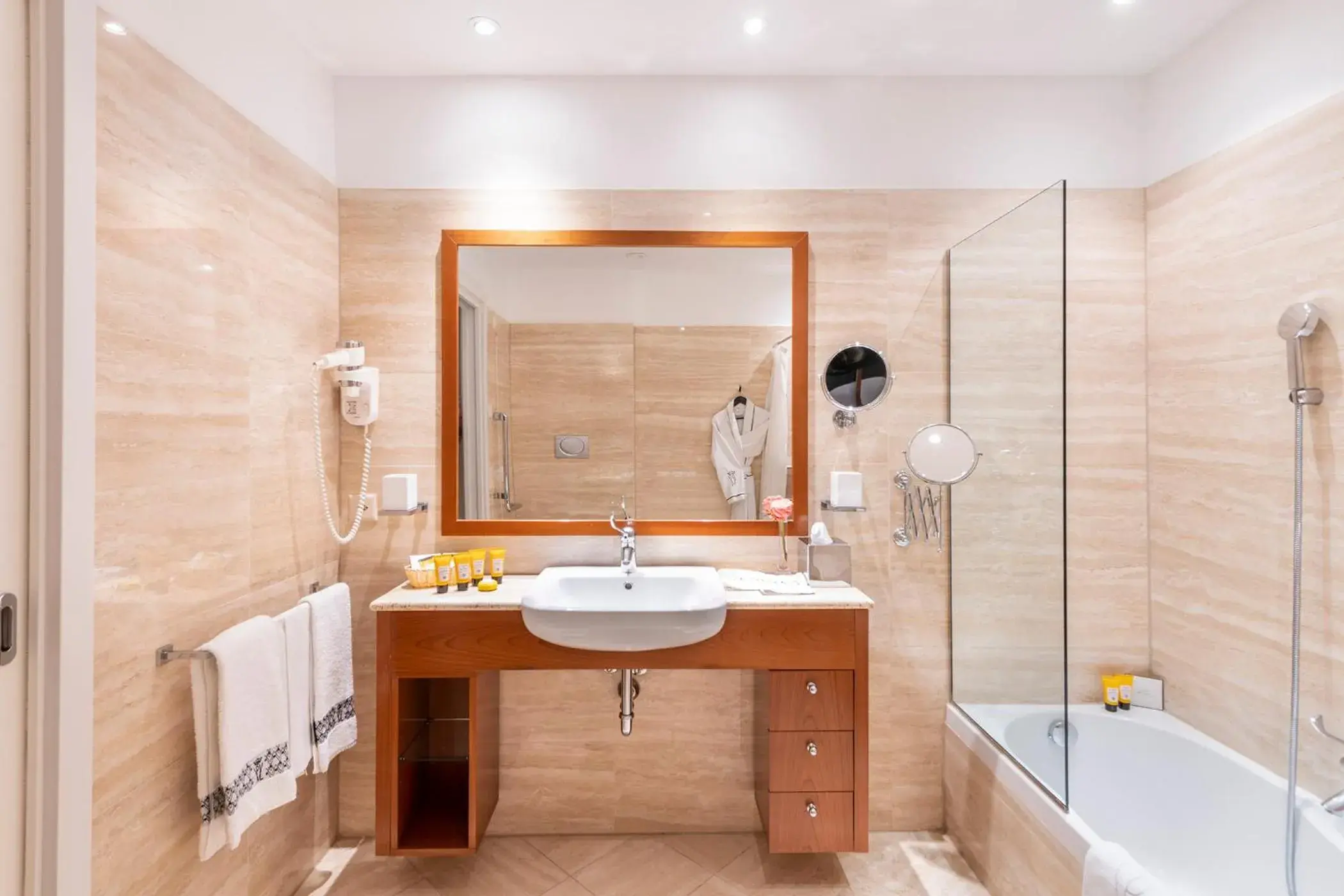 Junior Suite in Villa Principe Leopoldo Junior Suite in Villa Principe Leopoldo