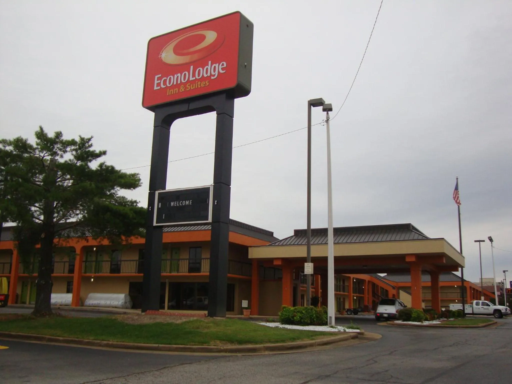 Facade/entrance in Econo Lodge Inn & Suites Jackson Northwest