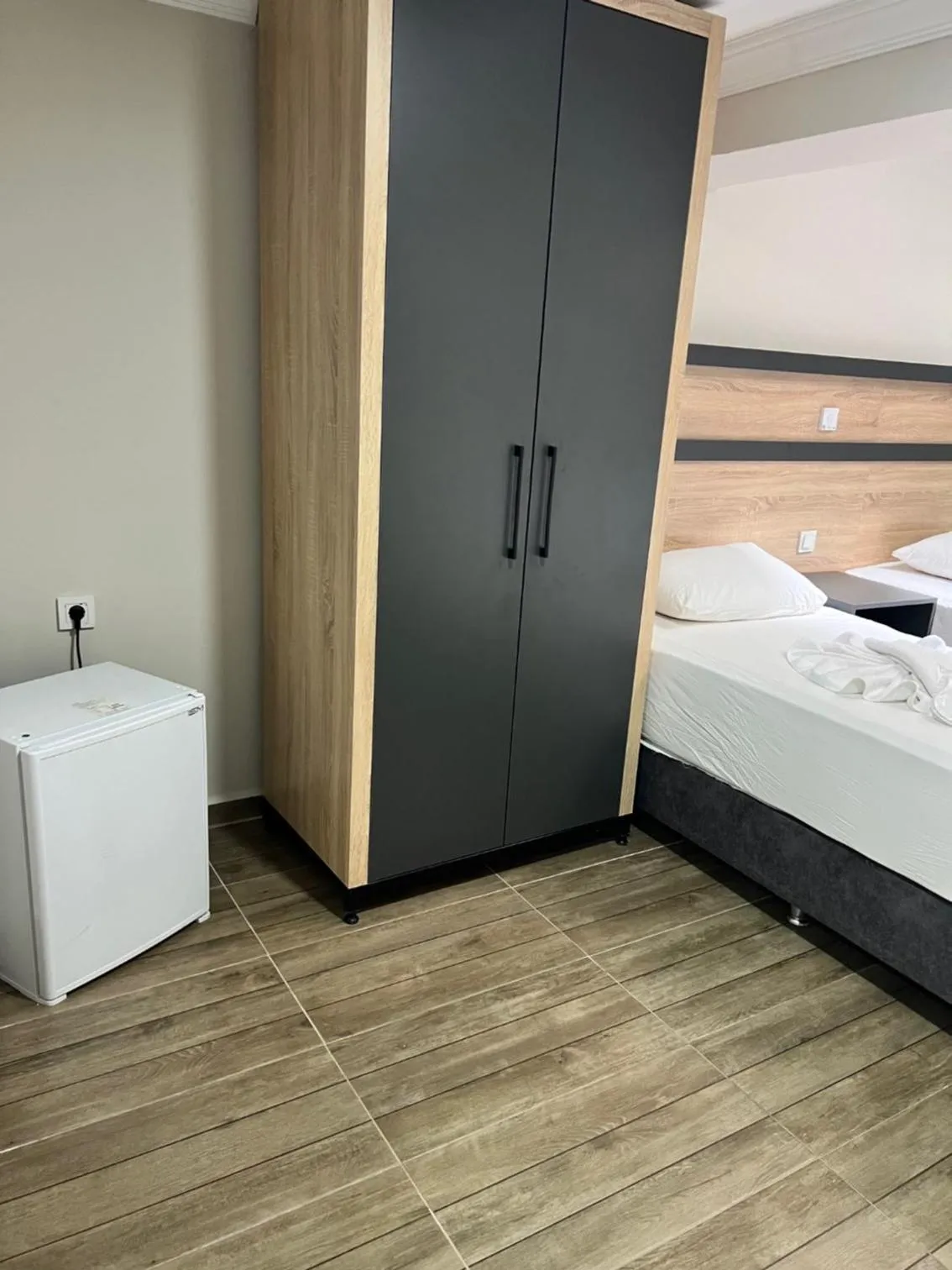 wardrobe, Bed in Marka Hotel