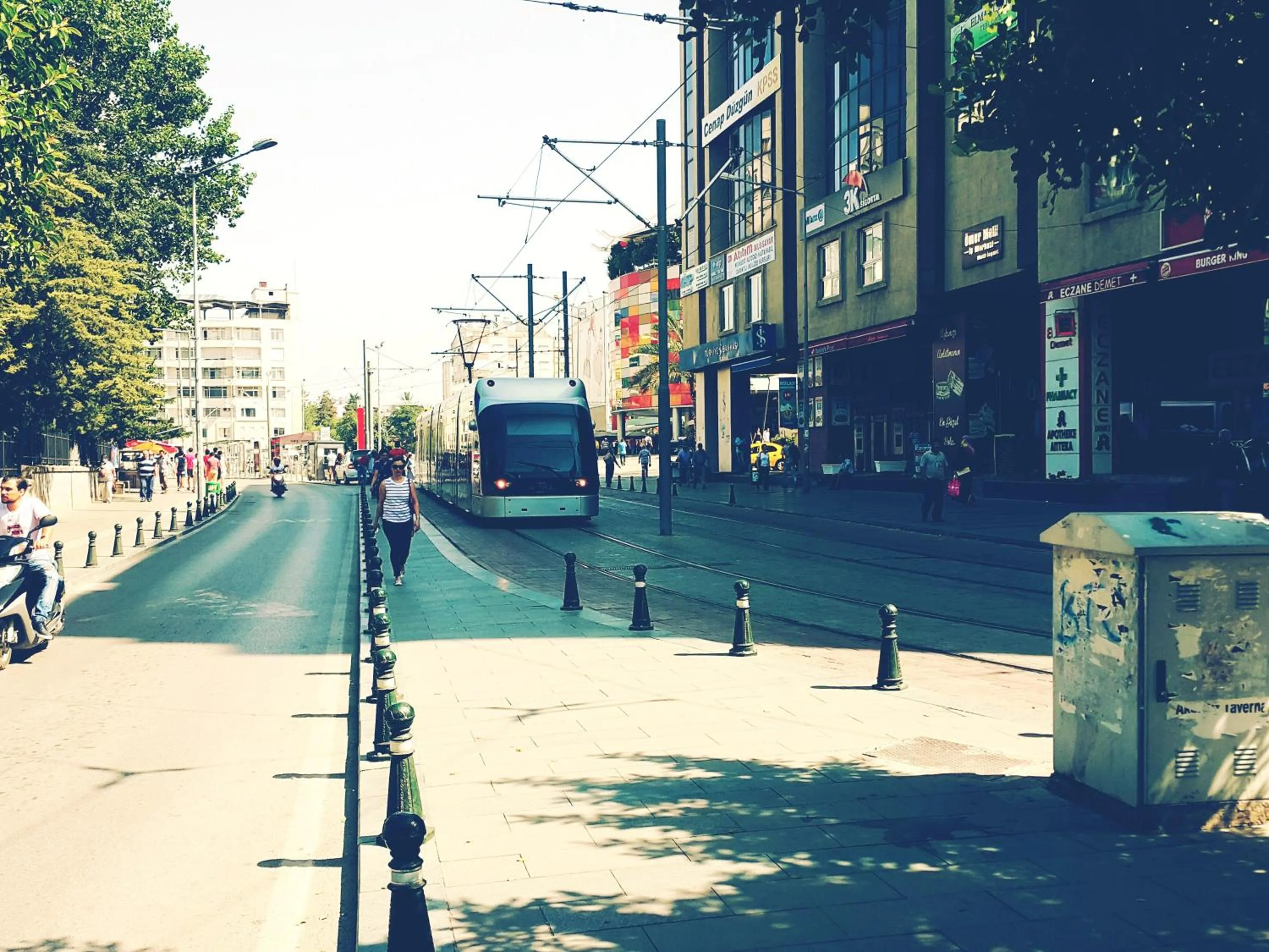 Restaurant/places to eat in Marka Hotel