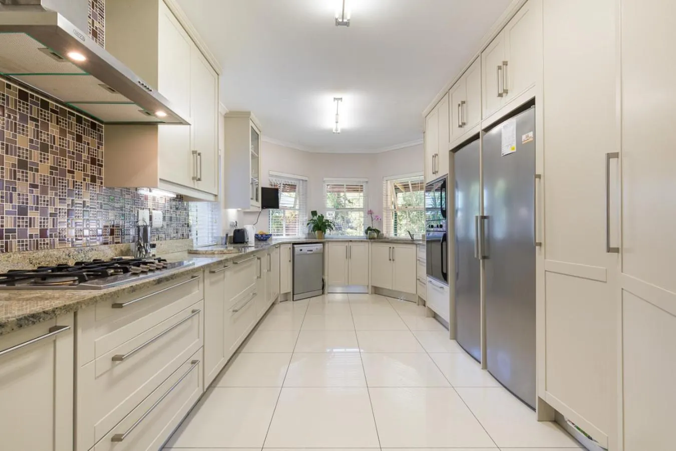 Kitchen or kitchenette in Rustic Manor Guest House