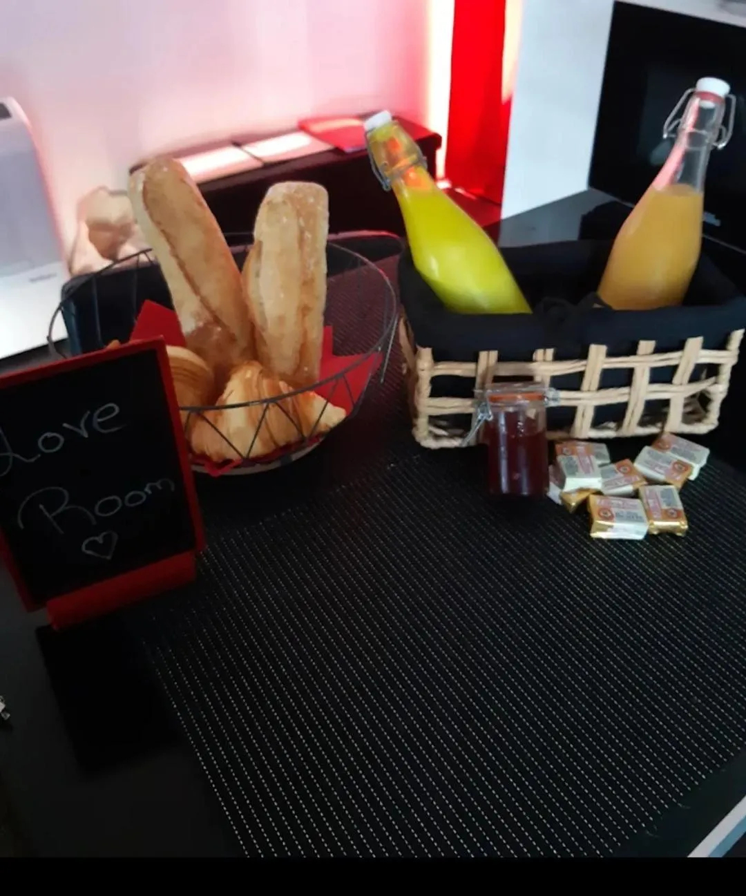 Food and drinks in Paradis Secret Spa