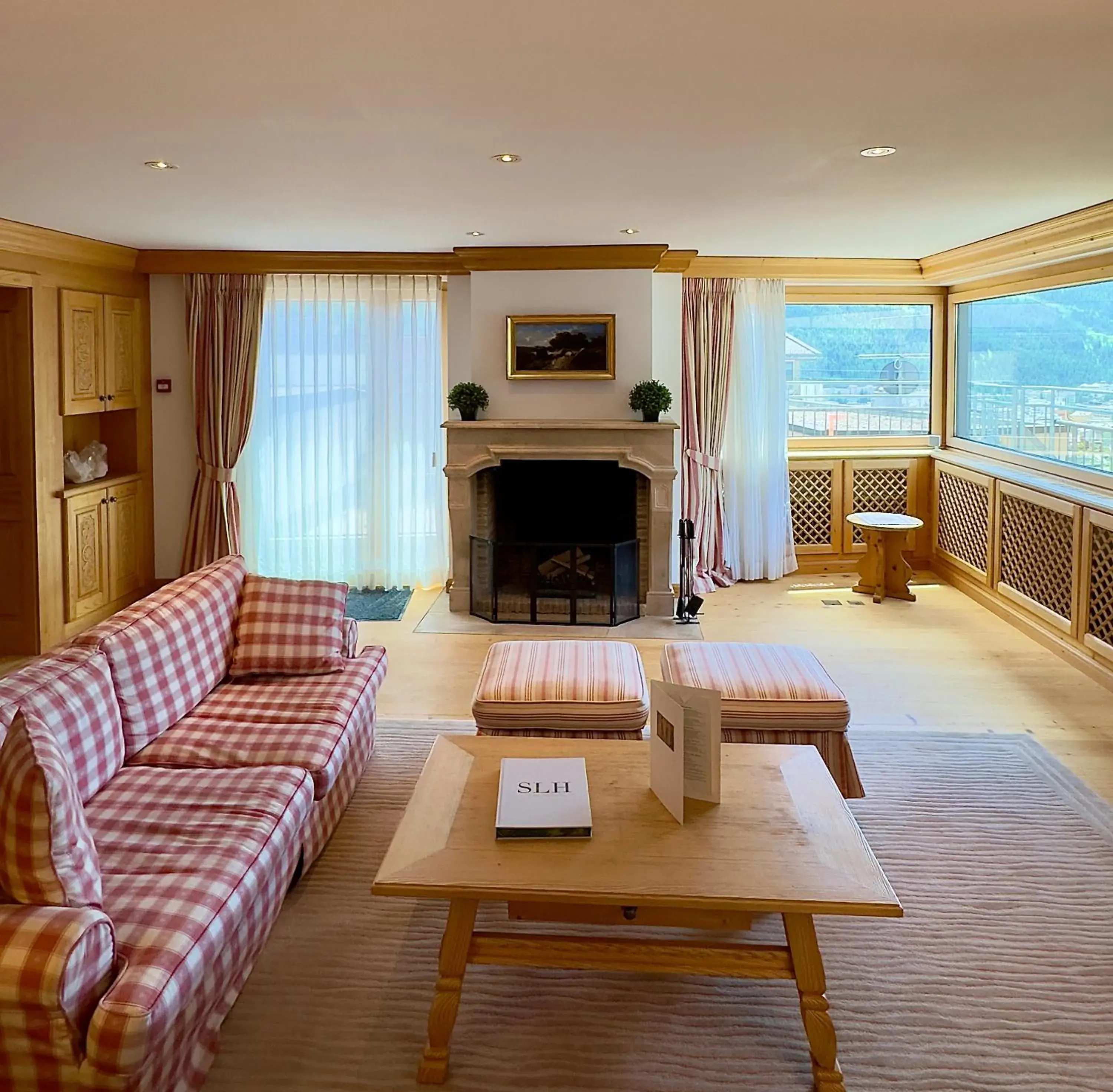 Suite with Terrace - single occupancy in Crystal Hotel superior Suite with Terrace - single occupancy in Crystal Hotel superior