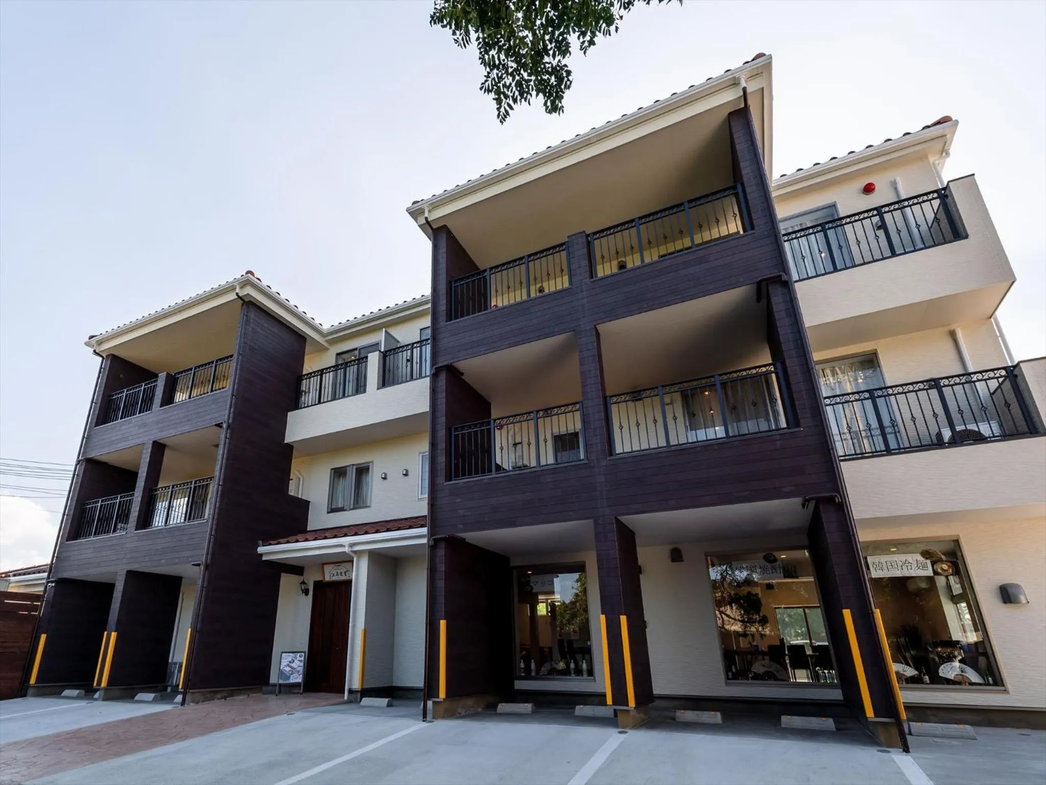 Property building in Ahman Inn Island Yagaji