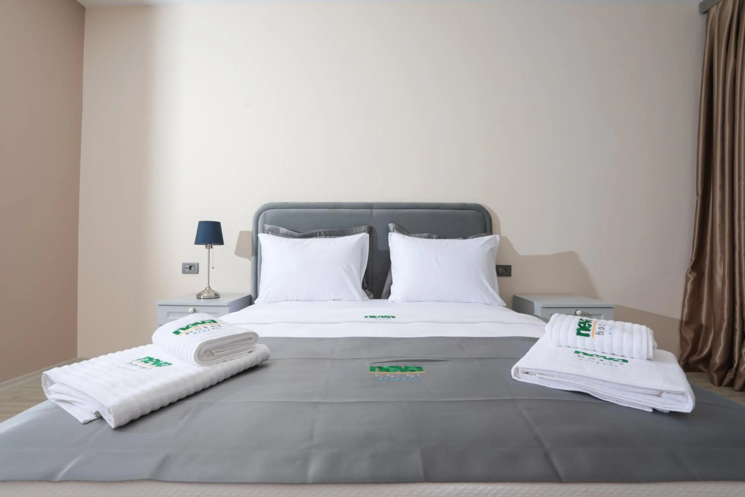 Photo of the whole room, Bed in Neva Hotel Alaçatı