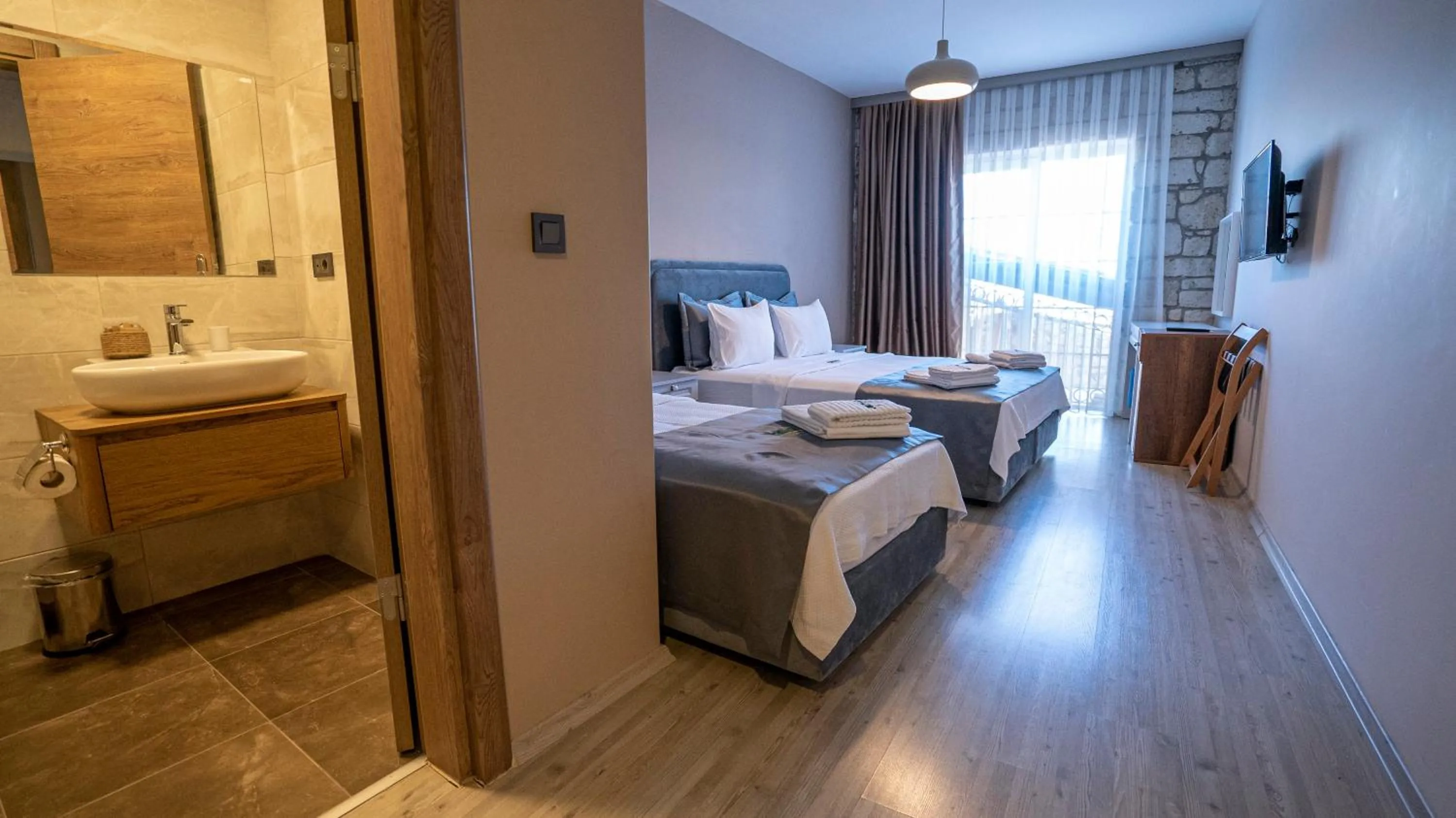 Photo of the whole room, Bed in Neva Hotel Alaçatı