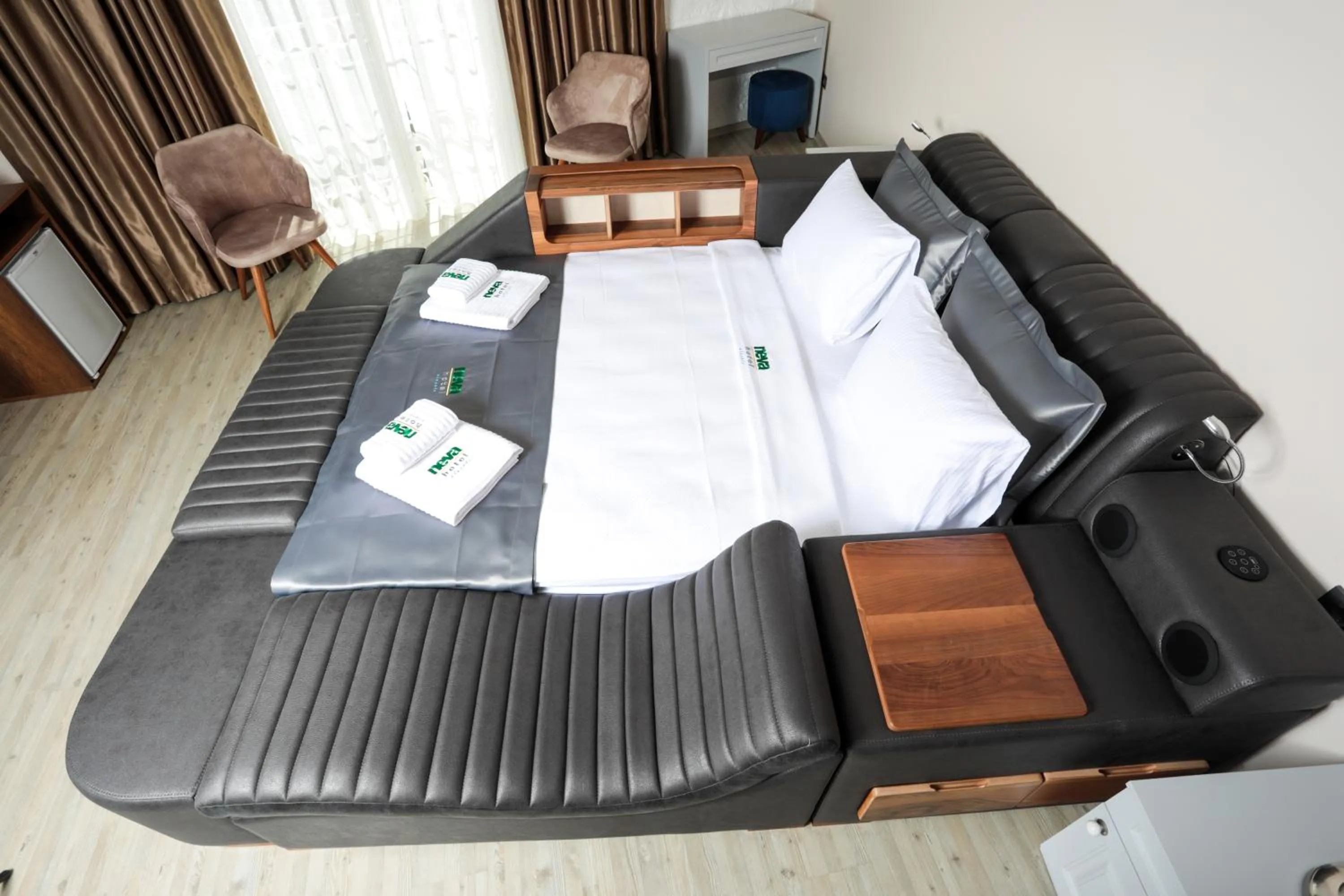 Photo of the whole room, Bed in Neva Hotel Alaçatı