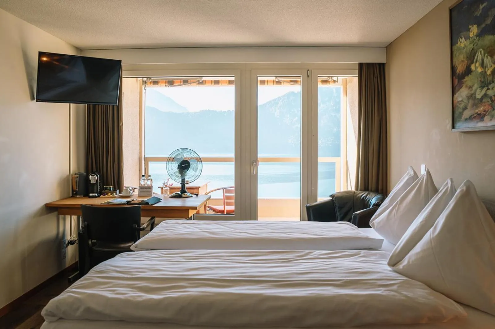 Bed in Alpenblick Weggis - Panorama & Alpen Chic Hotel