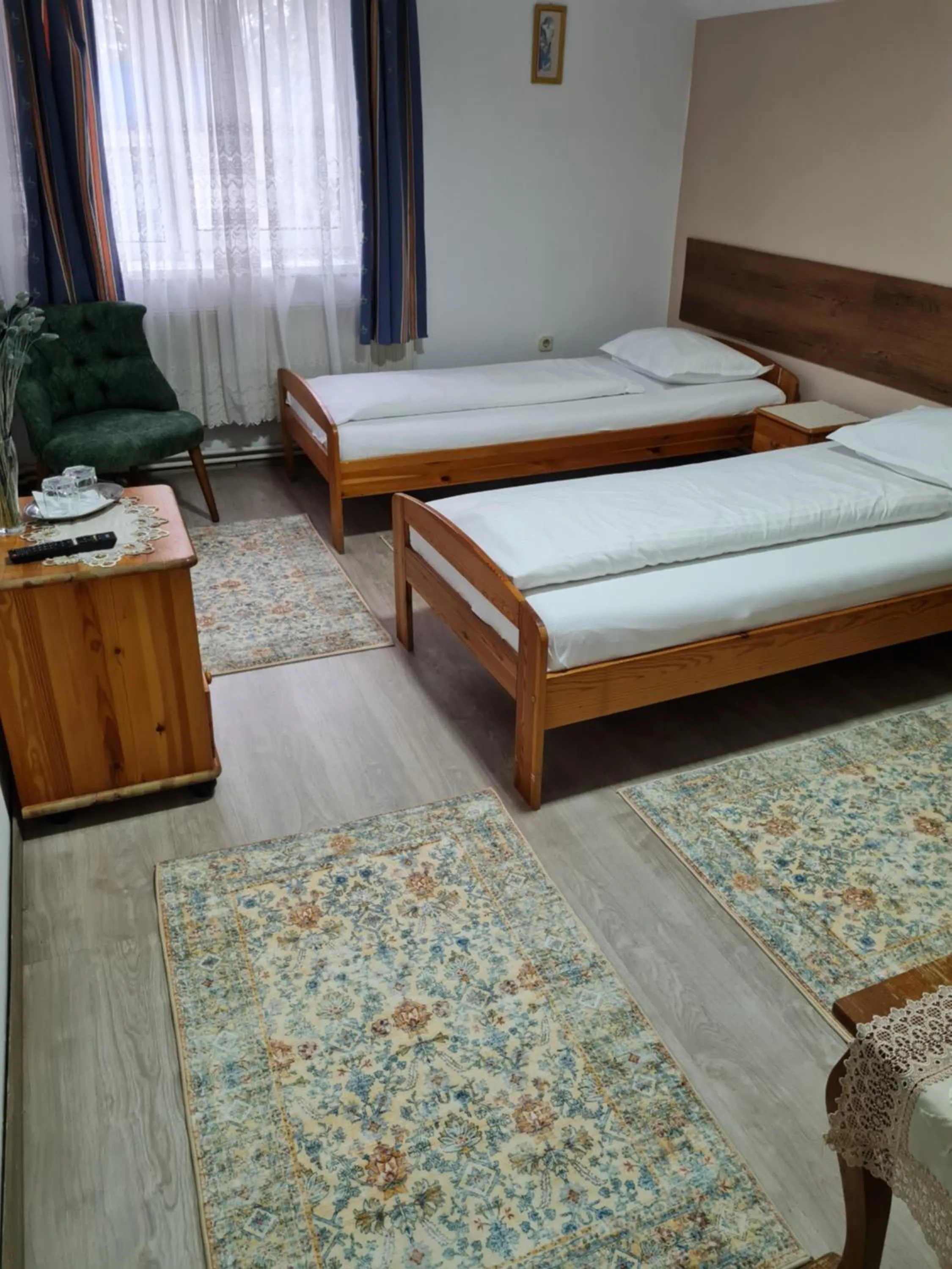 Bed in Pensiunea Clasic